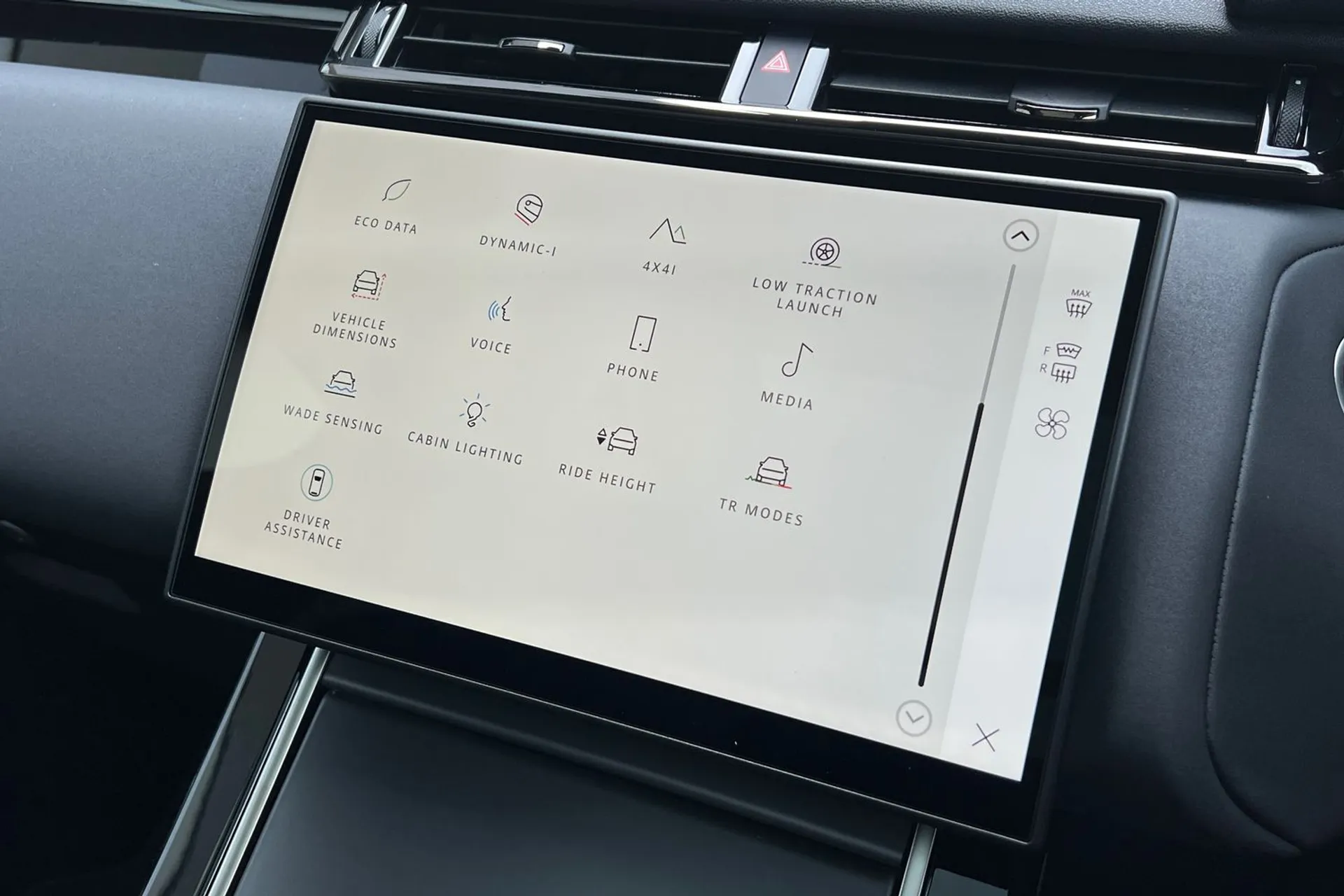 LAND ROVER RANGE ROVER VELAR thumbnail image number 57