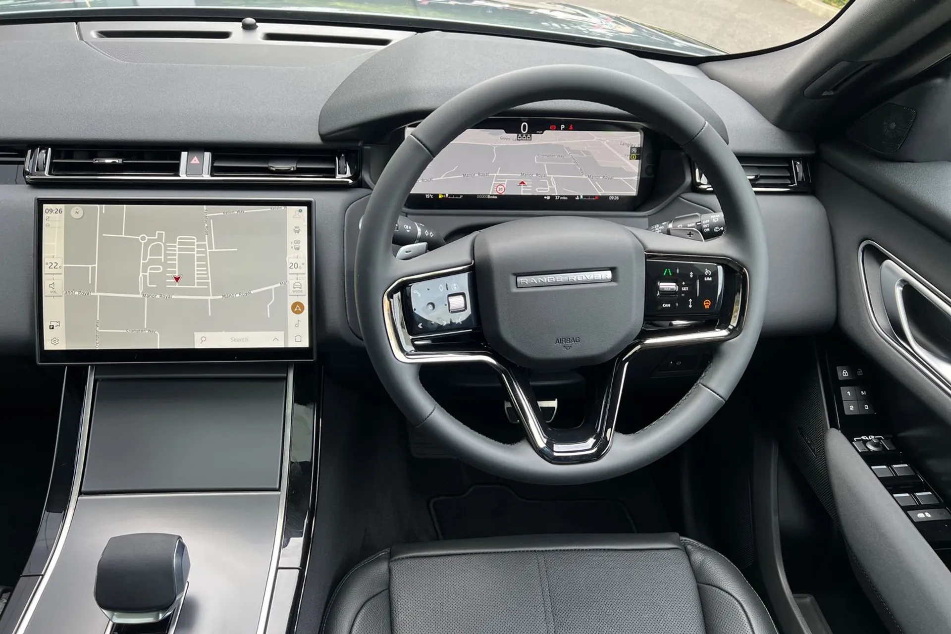 LAND ROVER RANGE ROVER VELAR thumbnail image number 30