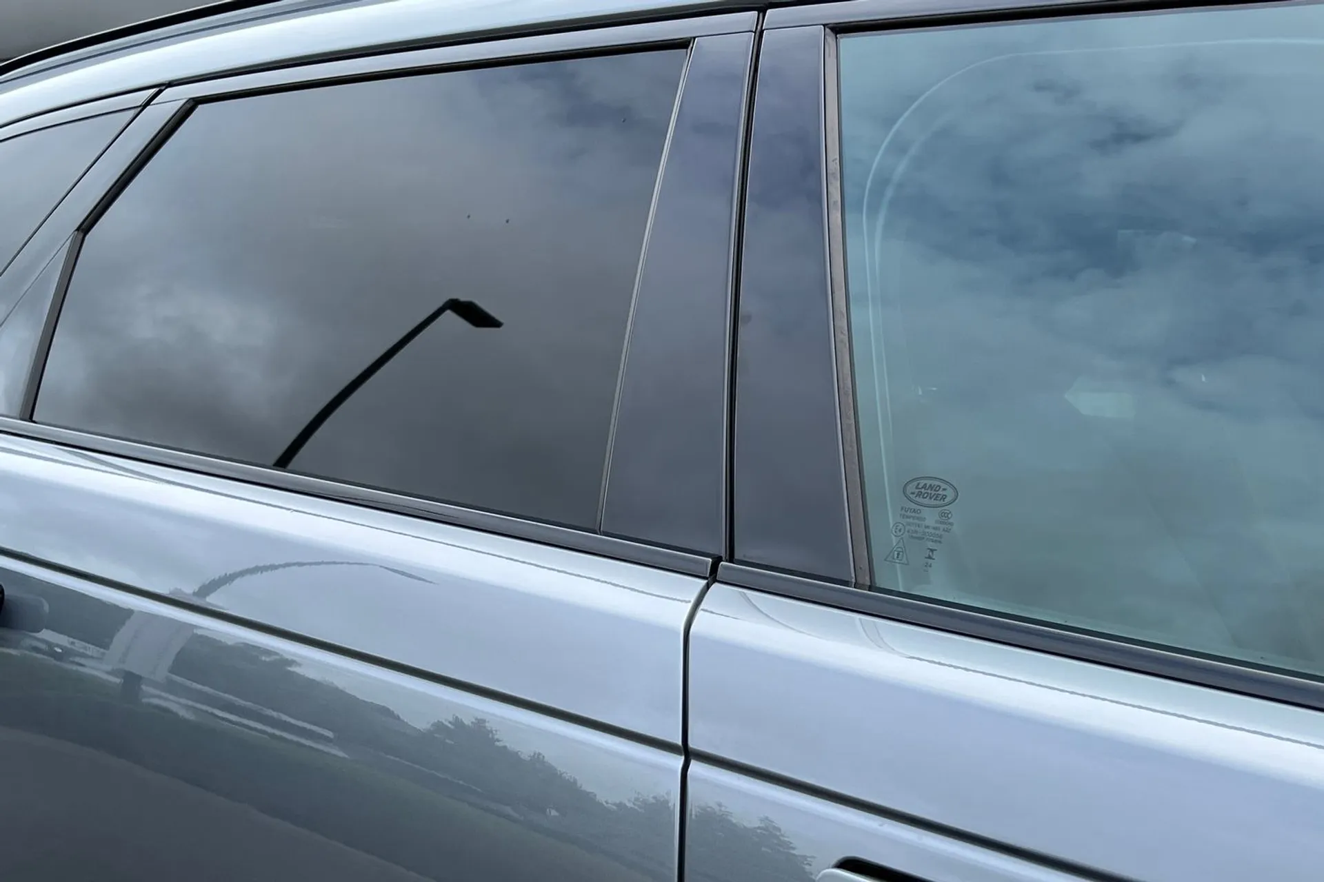 LAND ROVER RANGE ROVER VELAR thumbnail image number 22