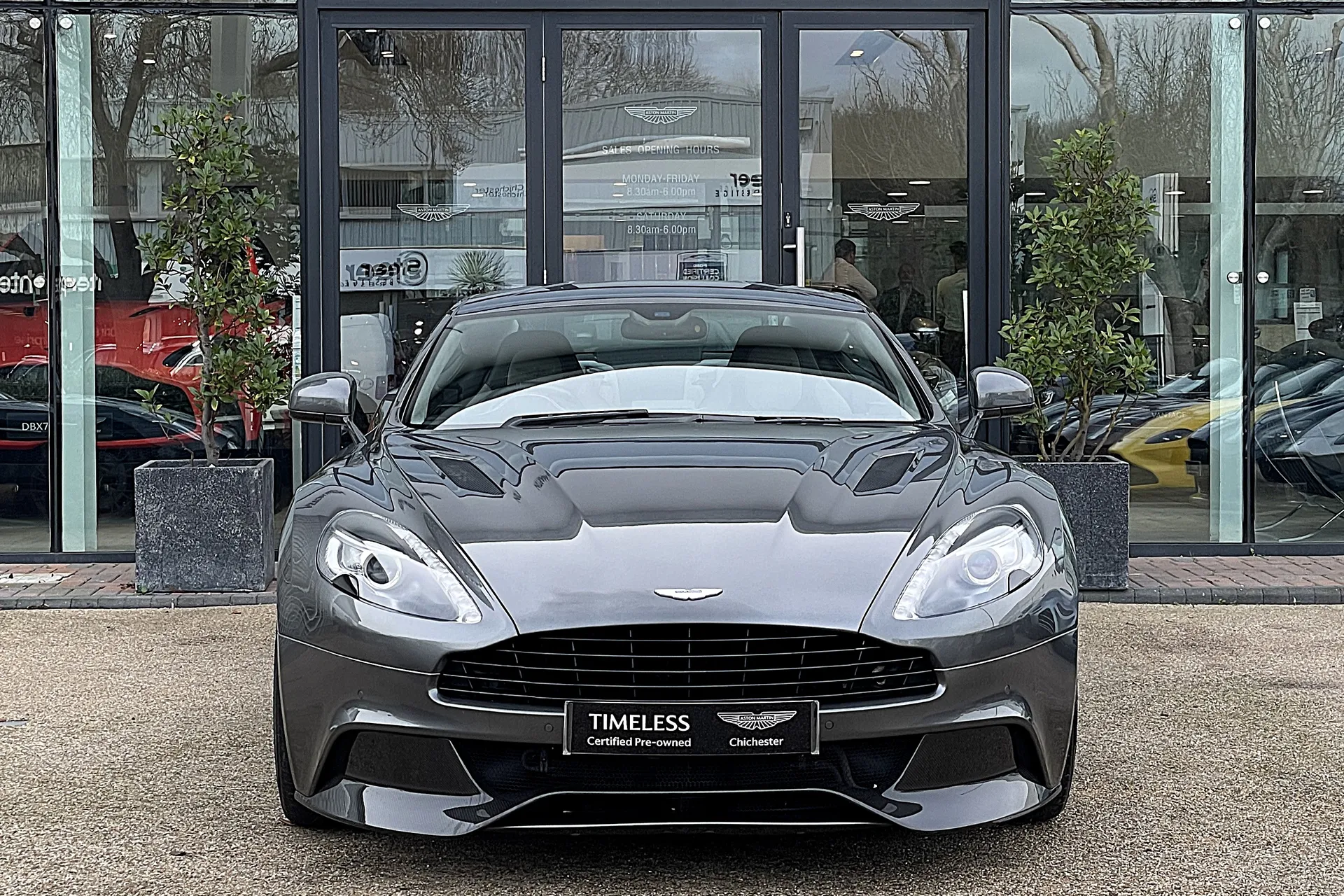 Aston Martin VANQUISH thumbnail image number 48