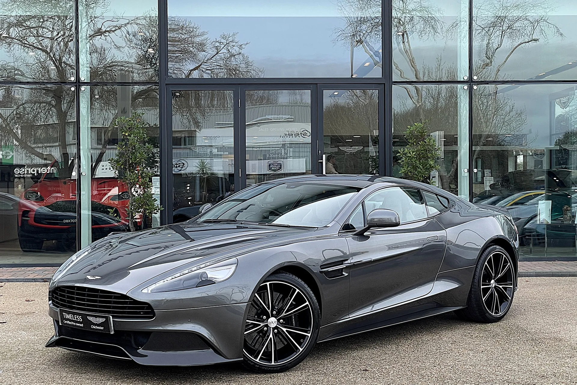 Aston Martin VANQUISH thumbnail image number 6