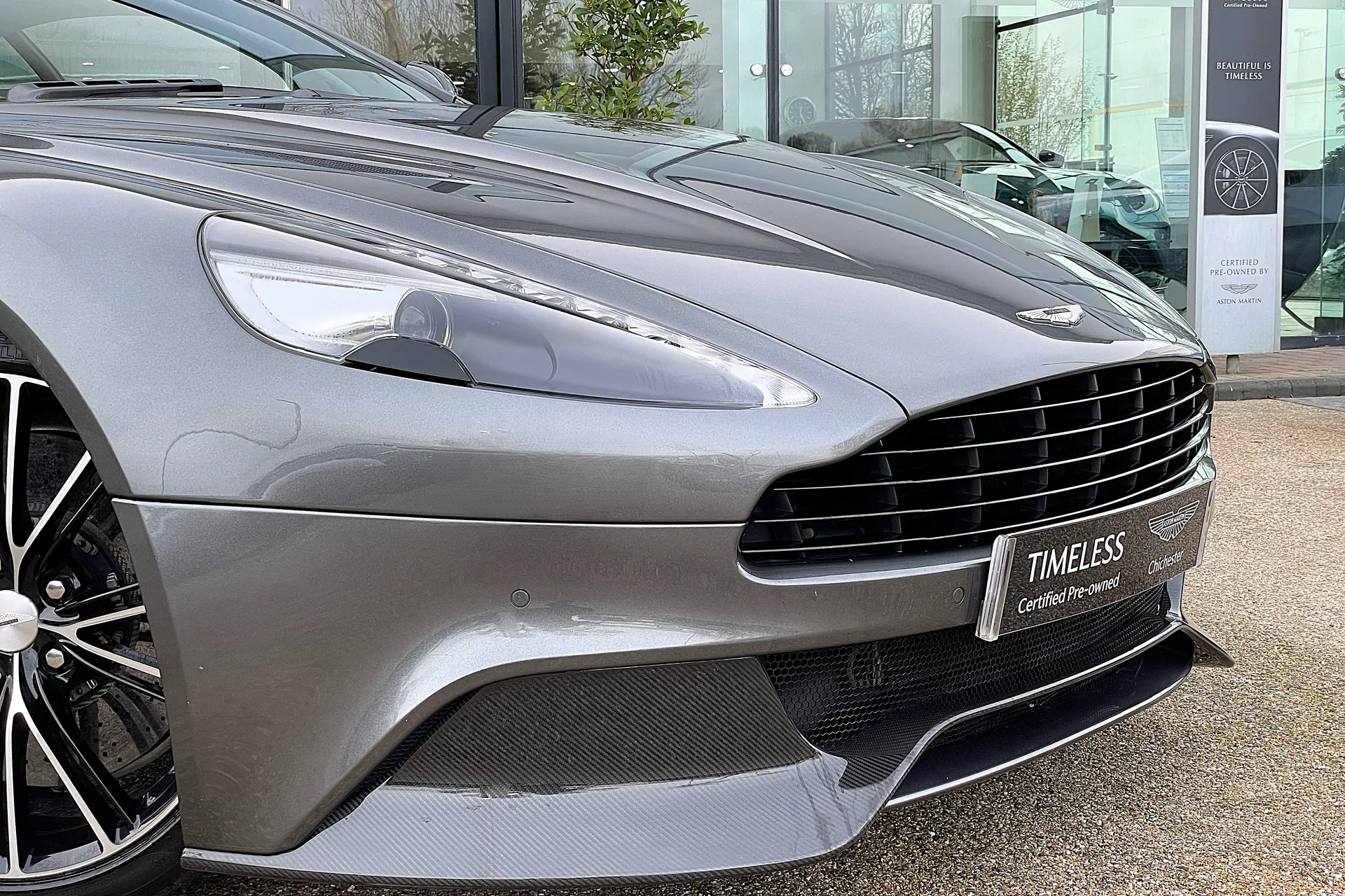 Aston Martin VANQUISH thumbnail image number 7