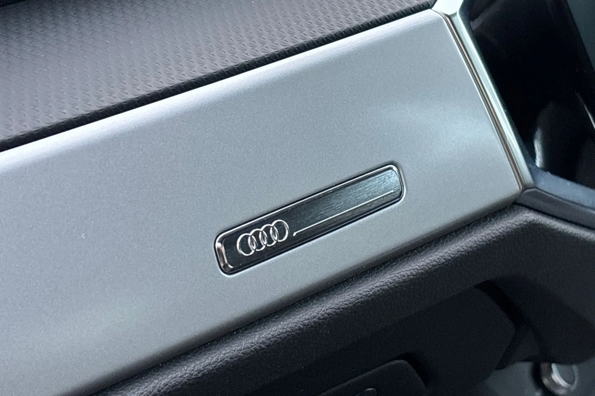 Audi Q3 thumbnail image number 45