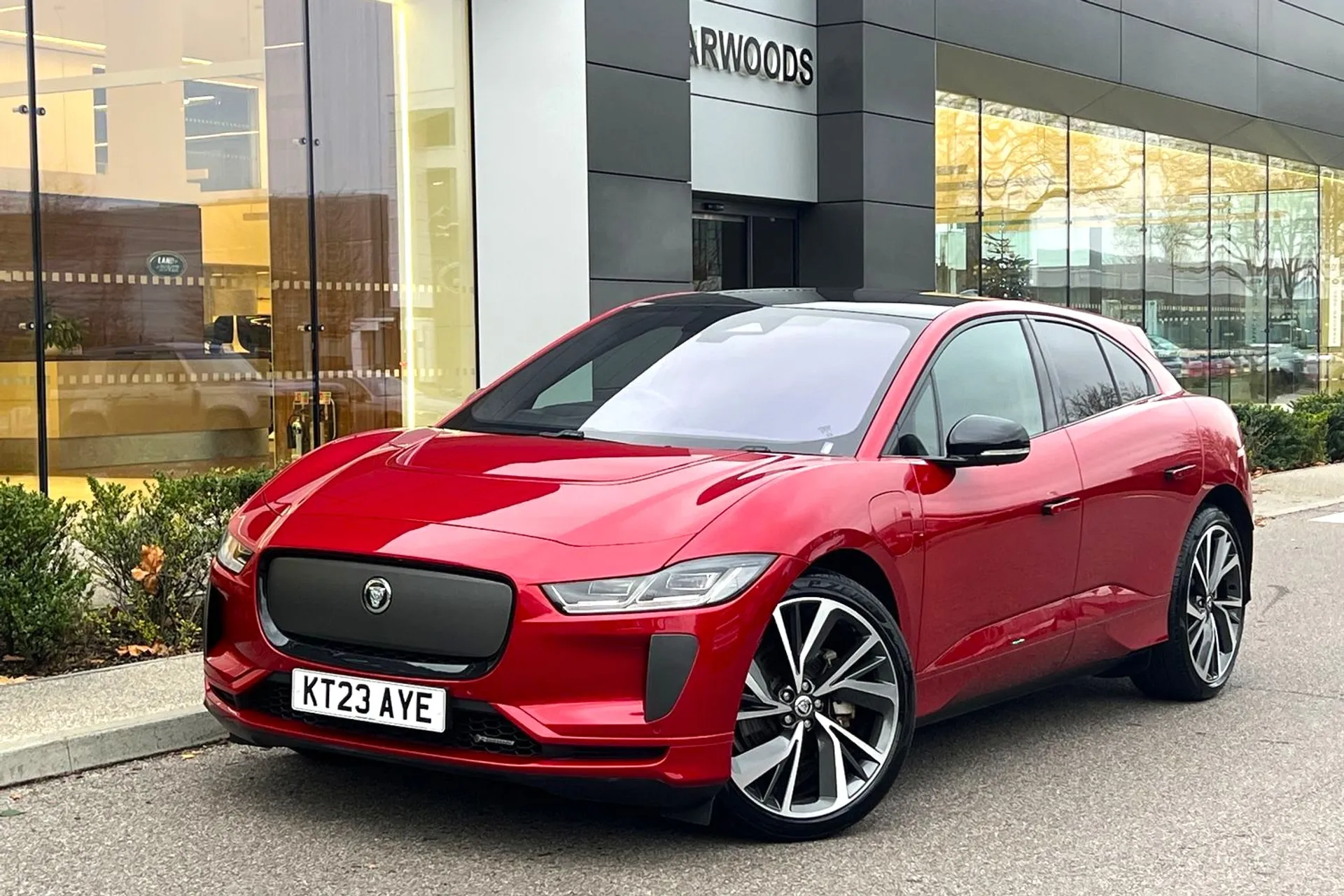 Jaguar I-PACE thumbnail image number 15