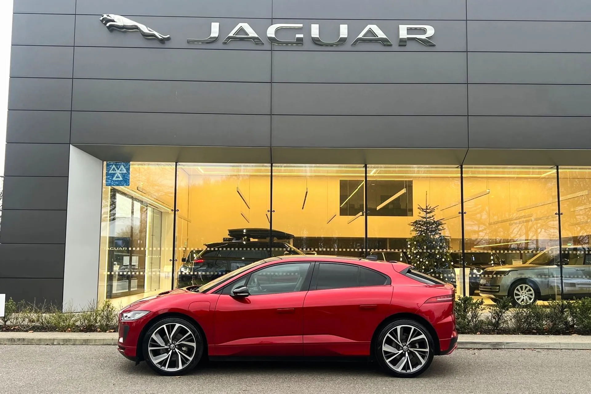 Jaguar I-PACE thumbnail image number 7