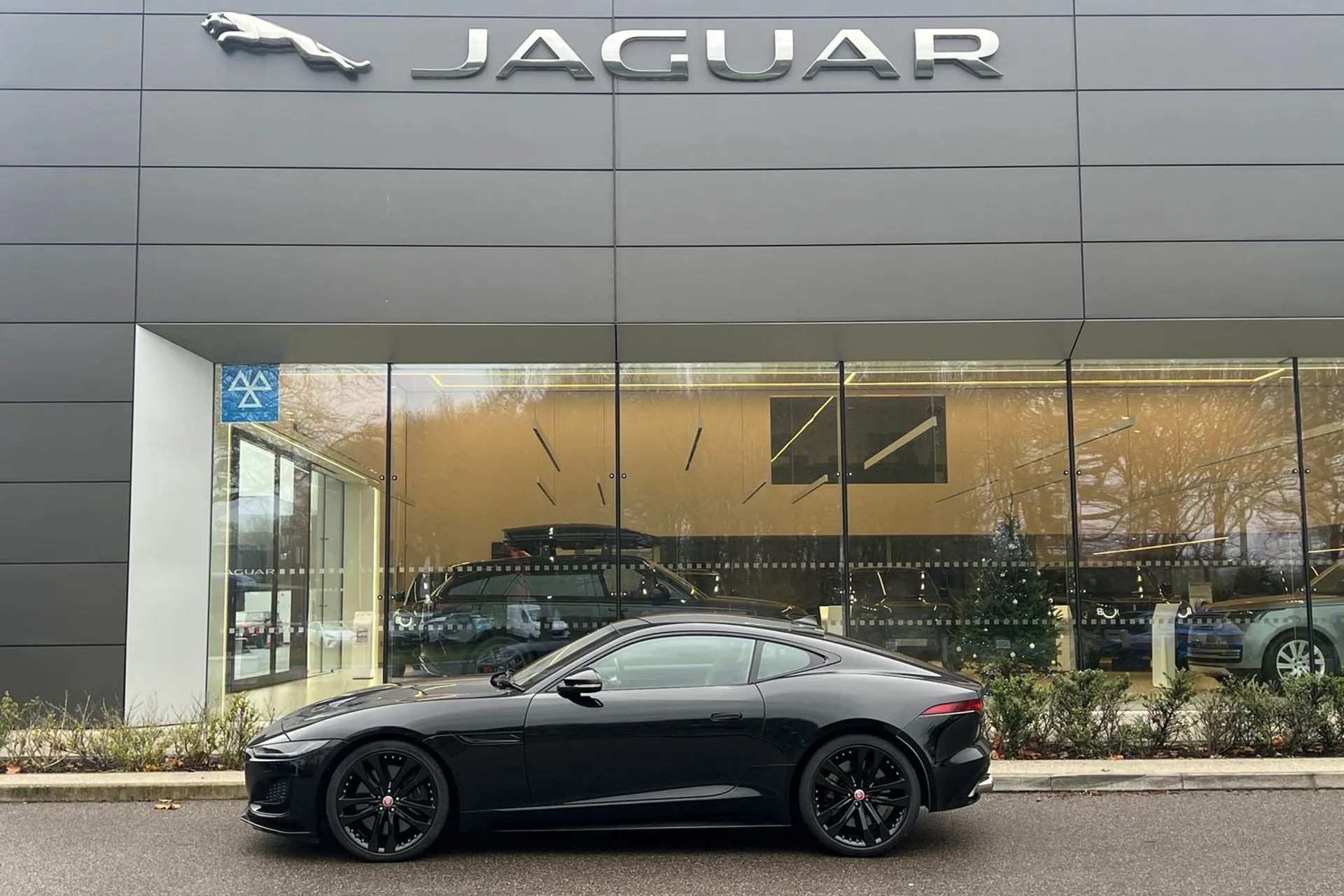 Jaguar F-TYPE thumbnail image number 8