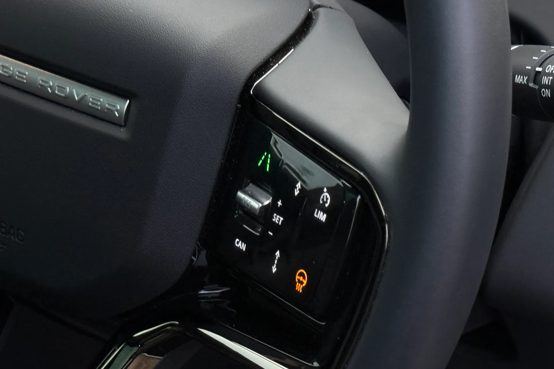 LAND ROVER RANGE ROVER EVOQUE thumbnail image number 37