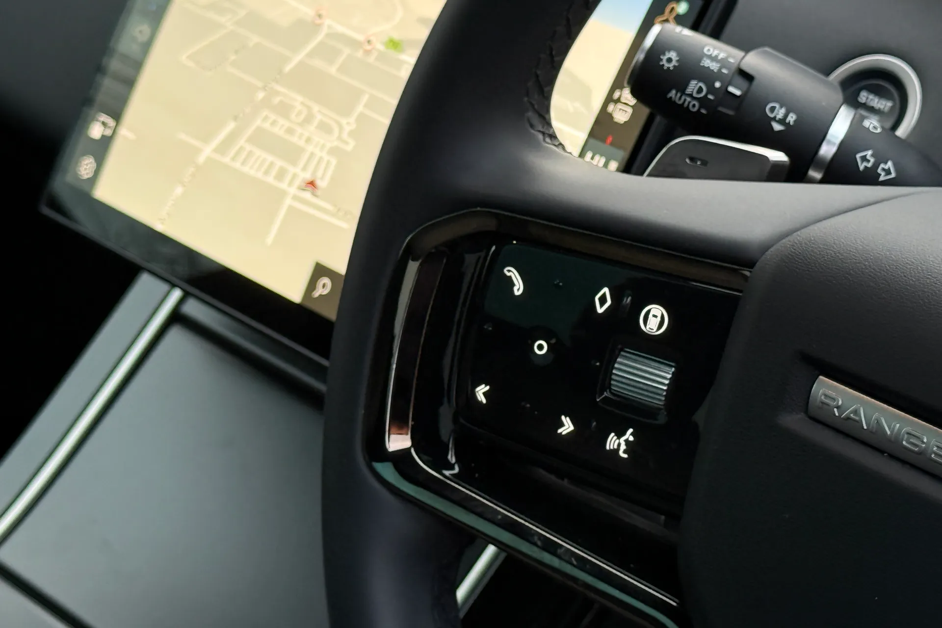 LAND ROVER RANGE ROVER EVOQUE thumbnail image number 36