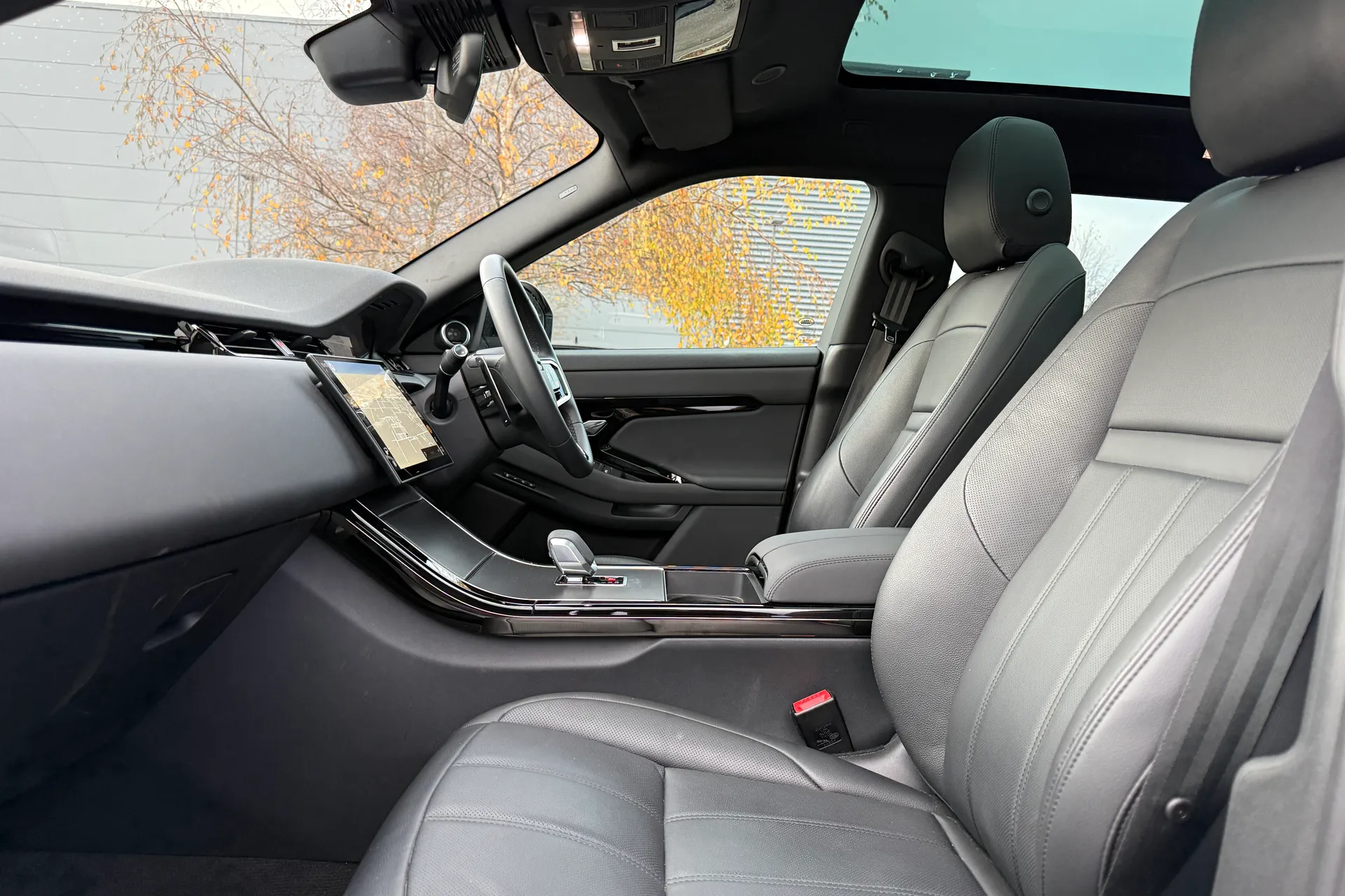 LAND ROVER RANGE ROVER EVOQUE thumbnail image number 35