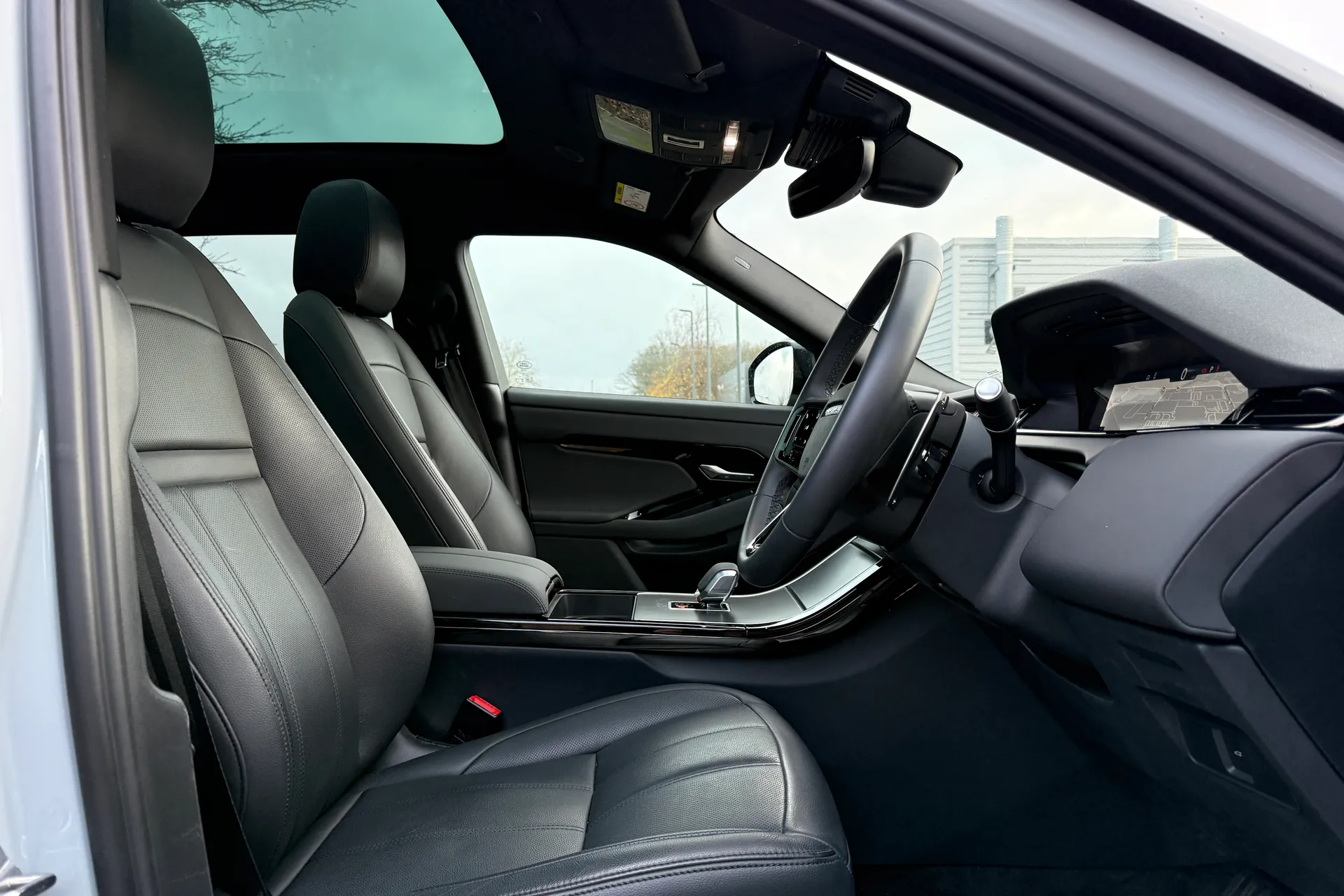 LAND ROVER RANGE ROVER EVOQUE thumbnail image number 32