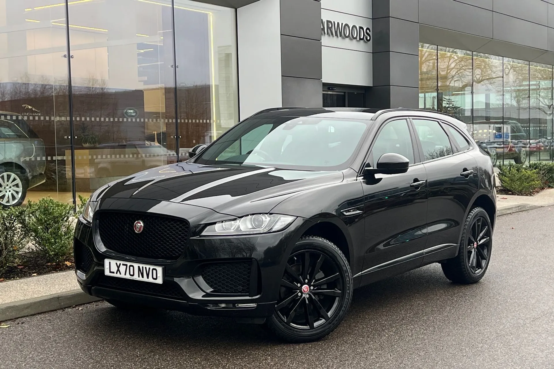 Jaguar F-PACE thumbnail image number 13