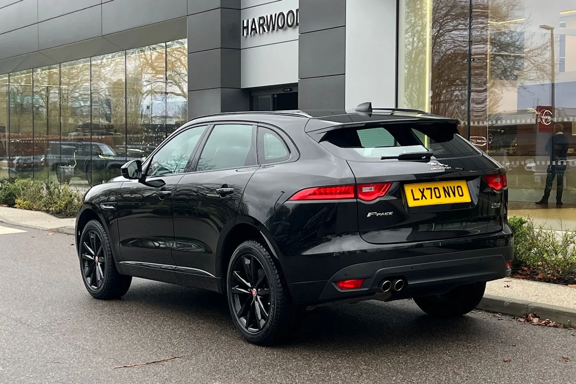 Jaguar F-PACE thumbnail image number 12