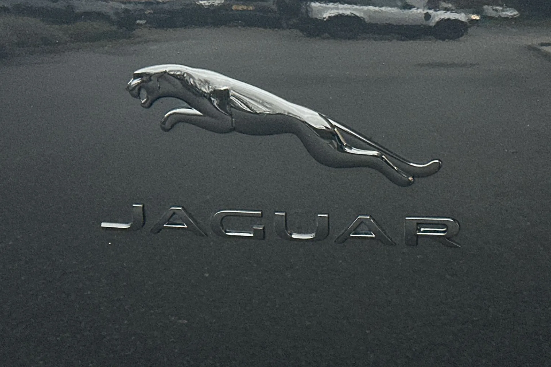 Jaguar I-PACE thumbnail image number 25