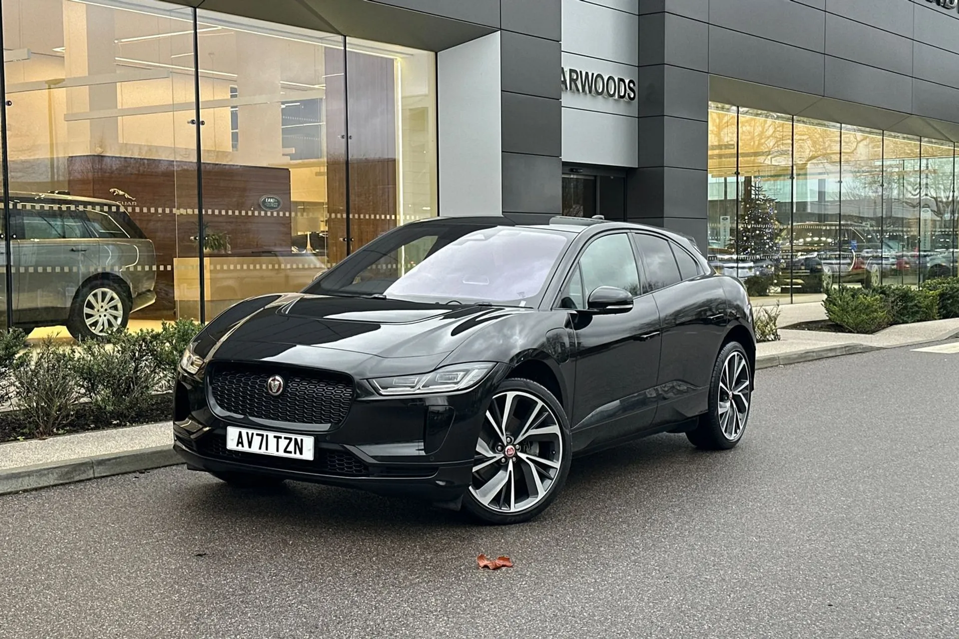 Jaguar I-PACE thumbnail image number 13