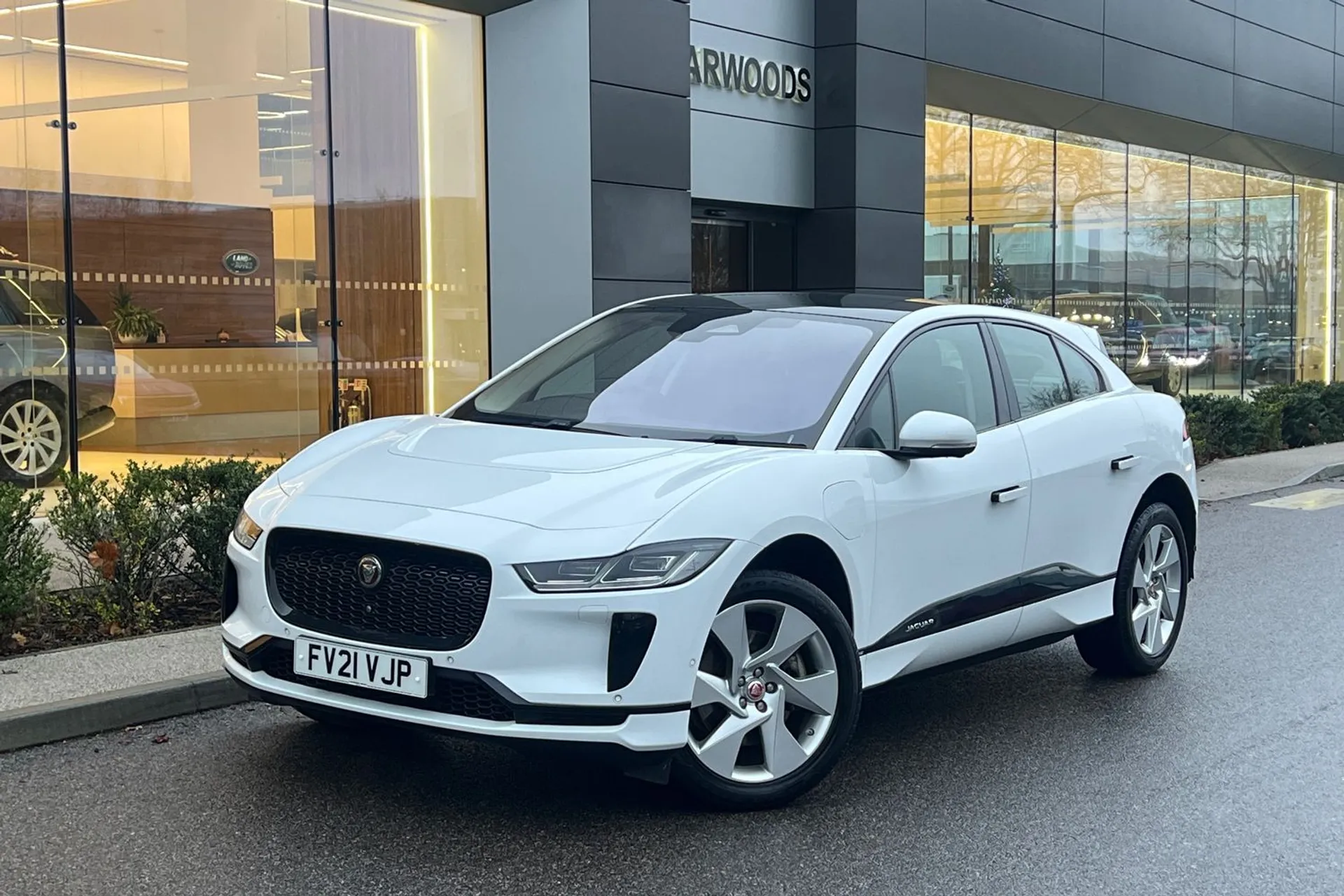 Jaguar I-PACE thumbnail image number 15