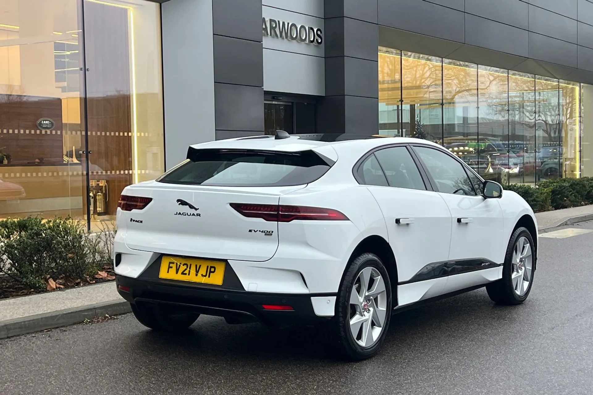 Jaguar I-PACE thumbnail image number 10