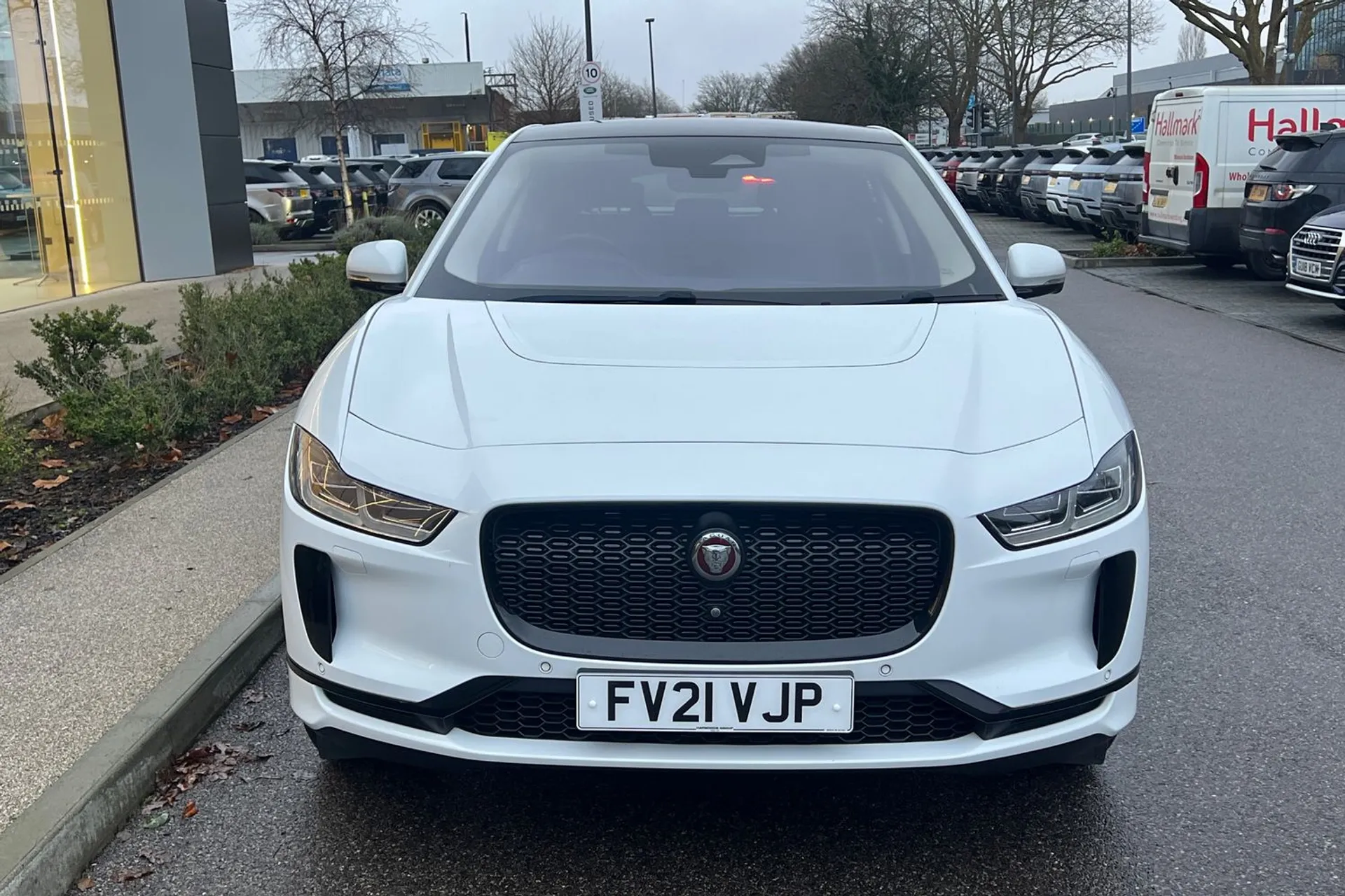 Jaguar I-PACE thumbnail image number 17