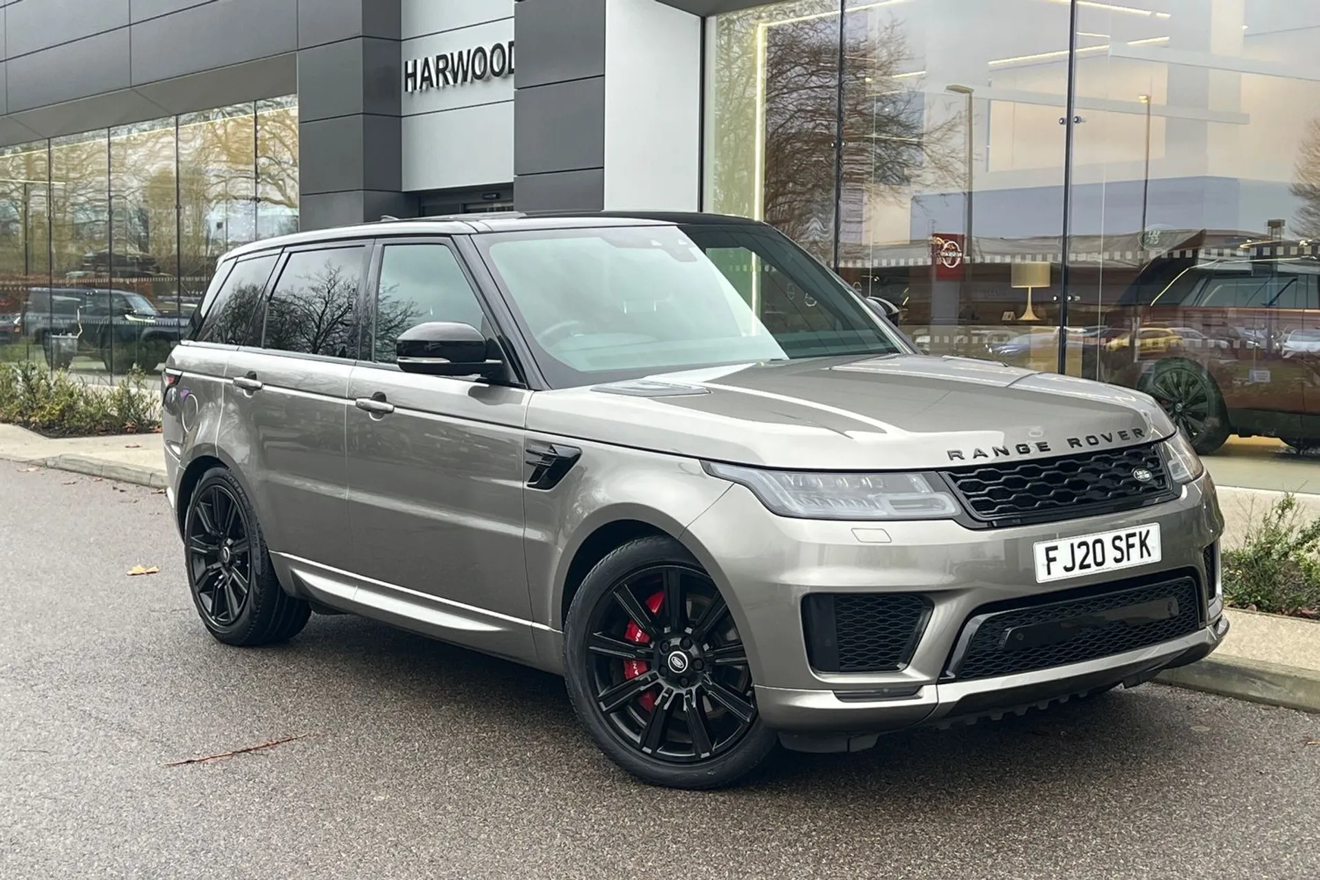 LAND ROVER RANGE ROVER SPORT focused image