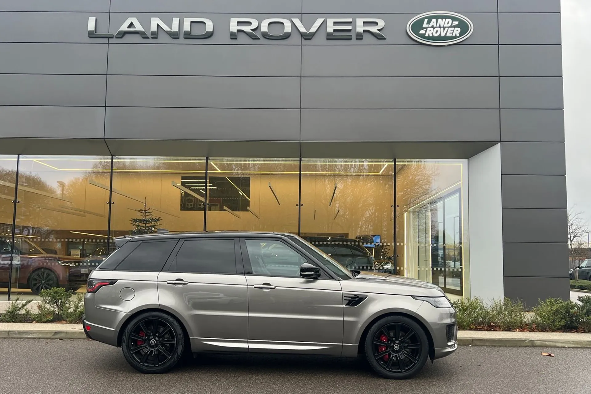 LAND ROVER RANGE ROVER SPORT thumbnail image number 2