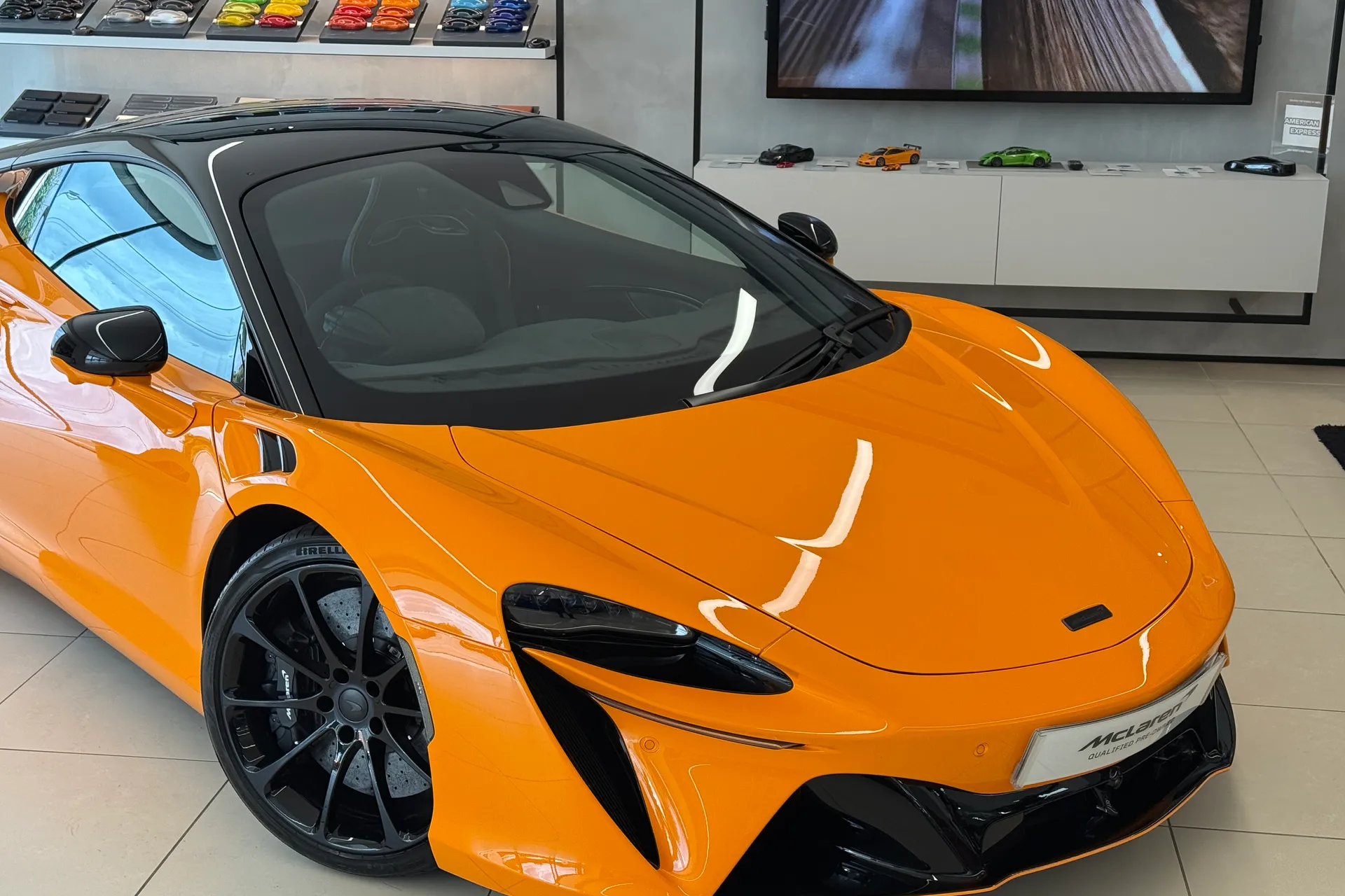 McLaren ARTURA thumbnail image number 8