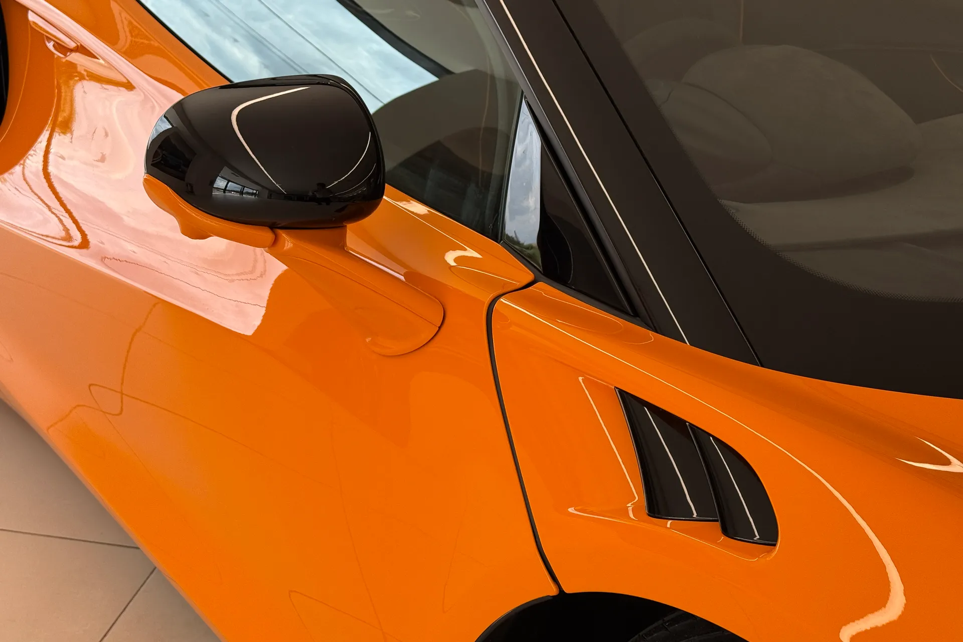 McLaren ARTURA thumbnail image number 31