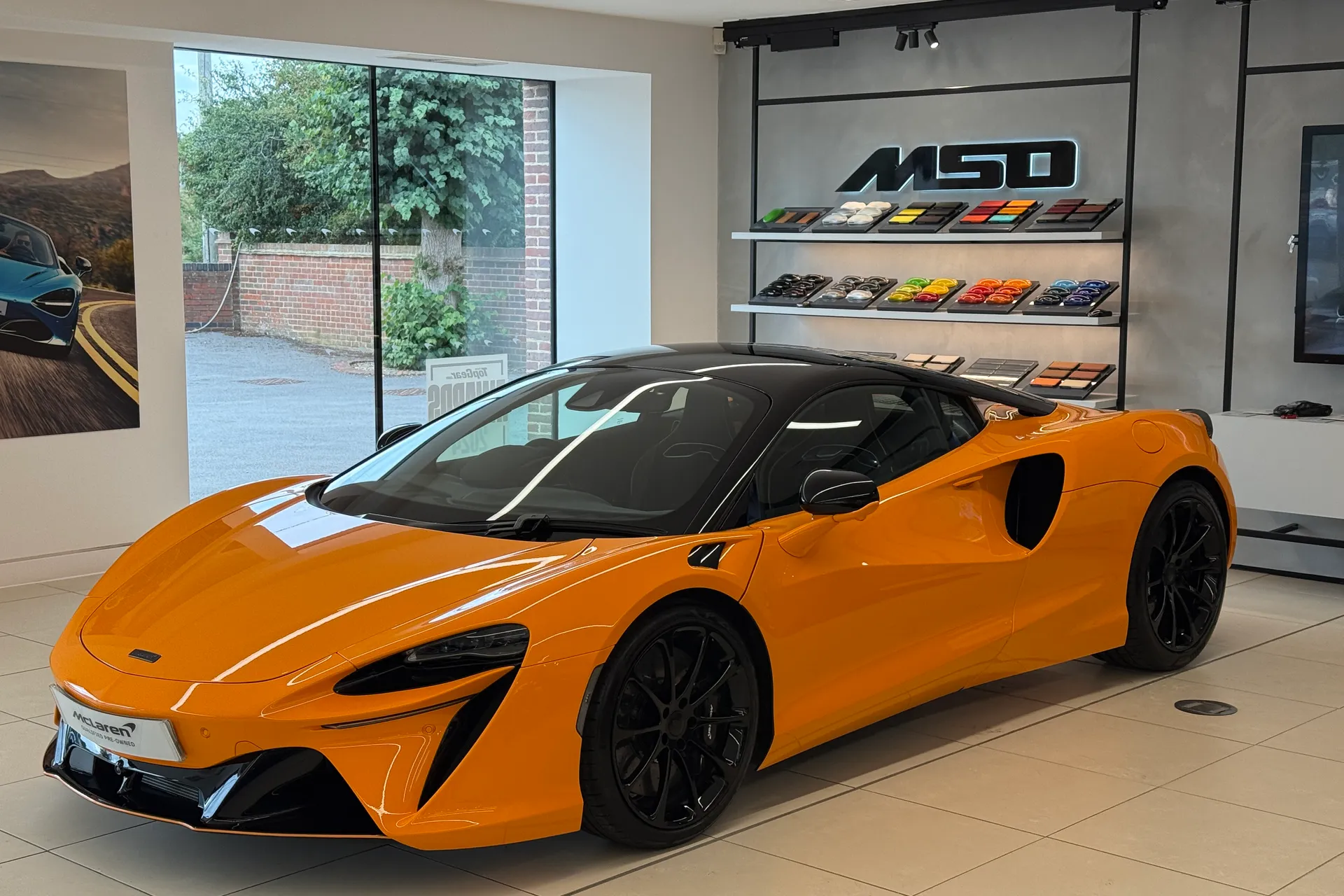 McLaren ARTURA thumbnail image number 39
