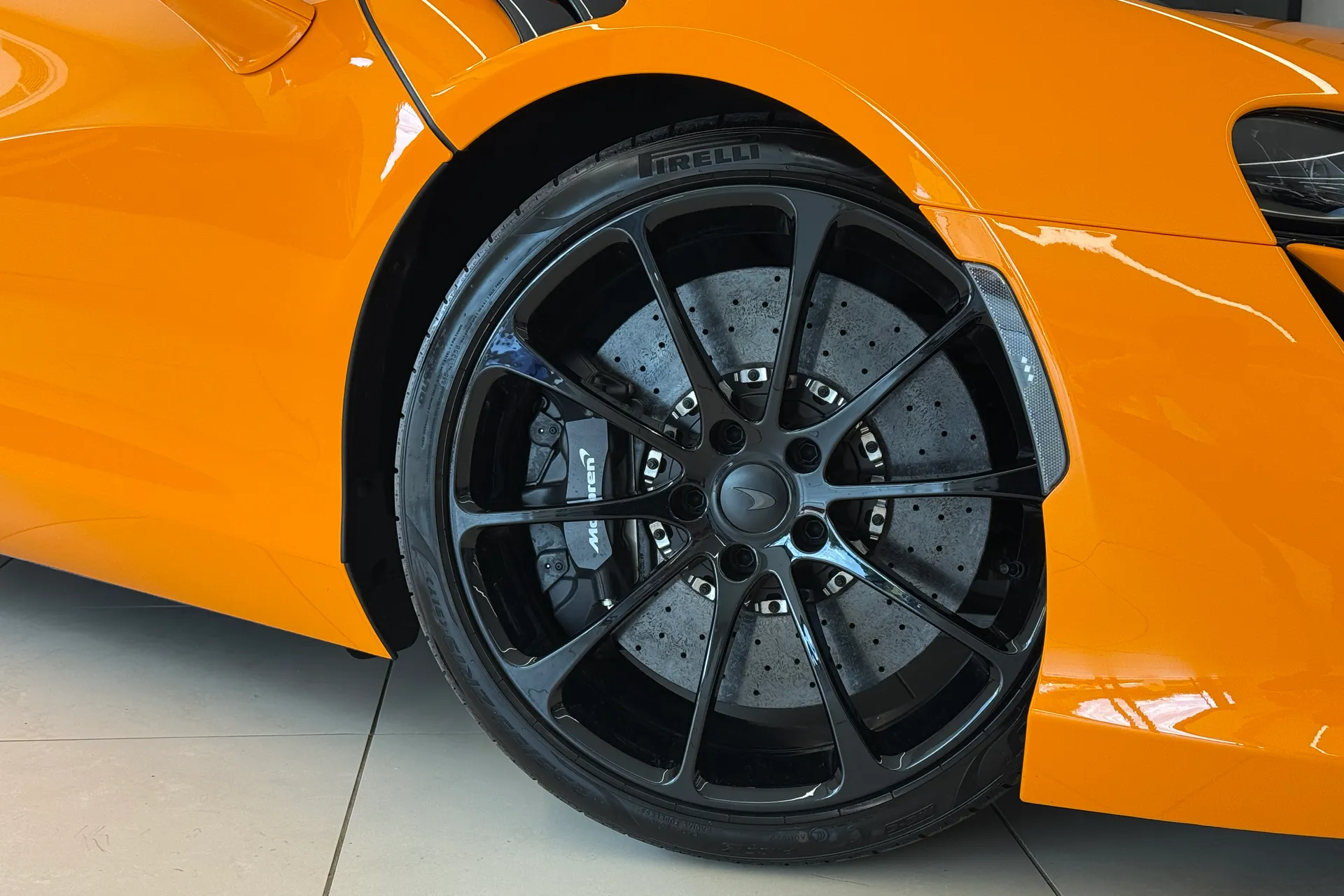 McLaren ARTURA thumbnail image number 10