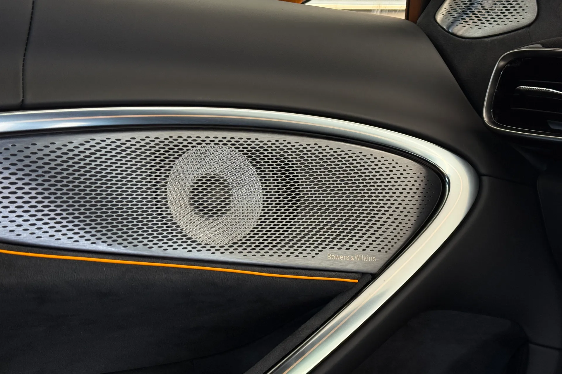 McLaren ARTURA thumbnail image number 24