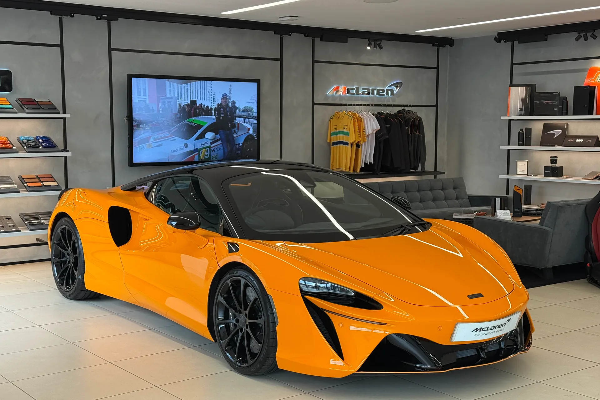 McLaren ARTURA thumbnail image number 38