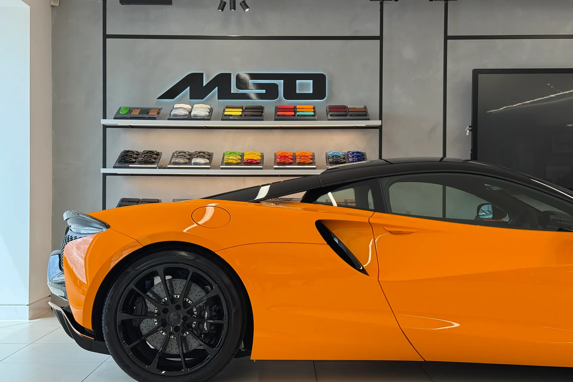 McLaren ARTURA thumbnail image number 9