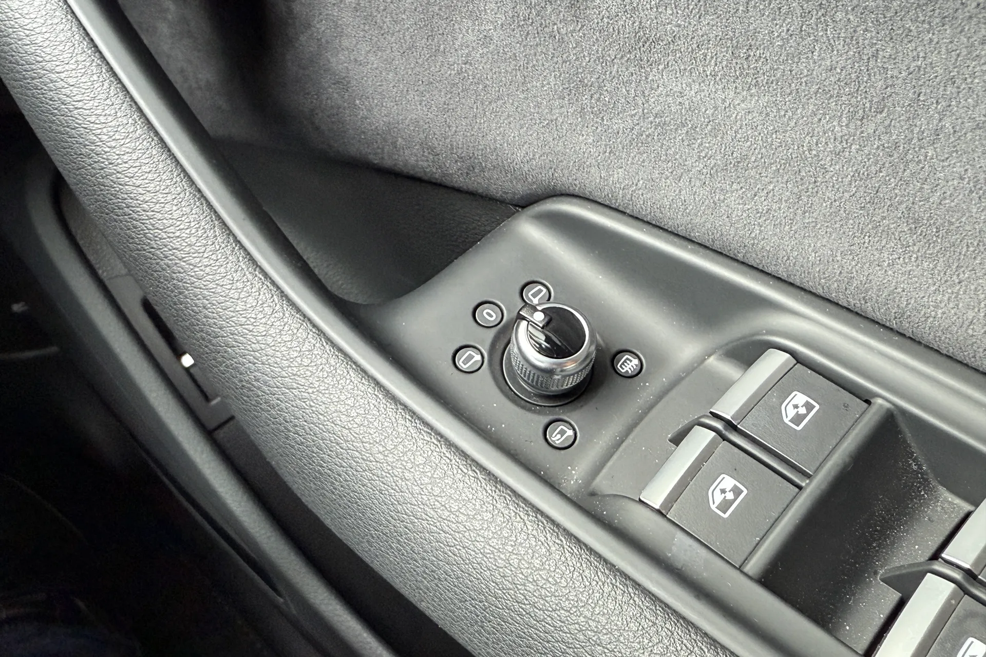 Audi Q7 thumbnail image number 60