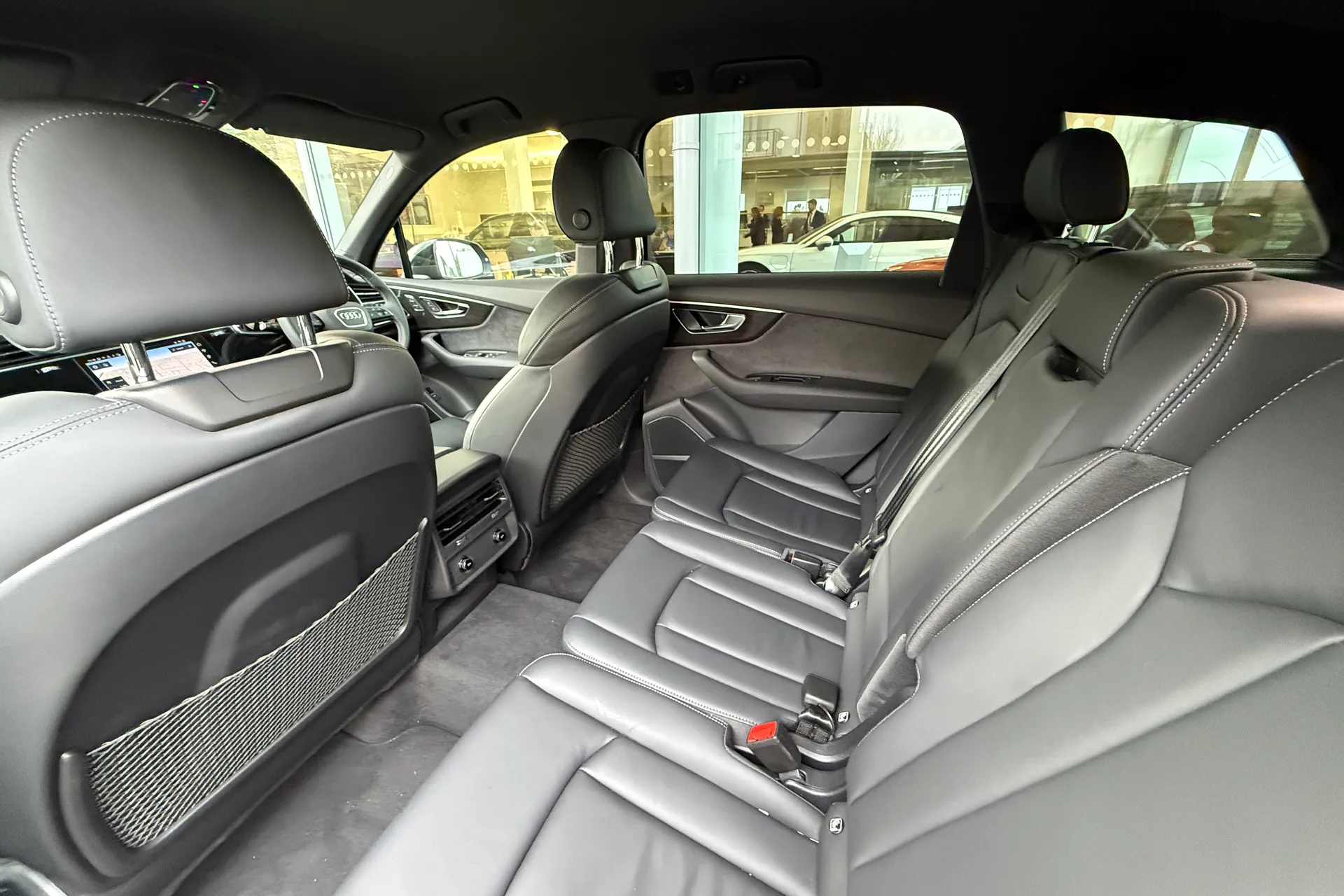 Audi Q7 thumbnail image number 18