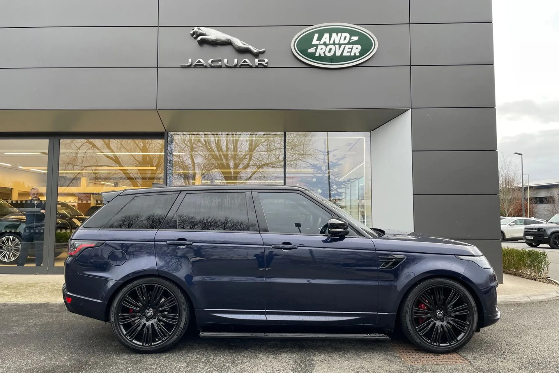 LAND ROVER RANGE ROVER SPORT thumbnail image number 2