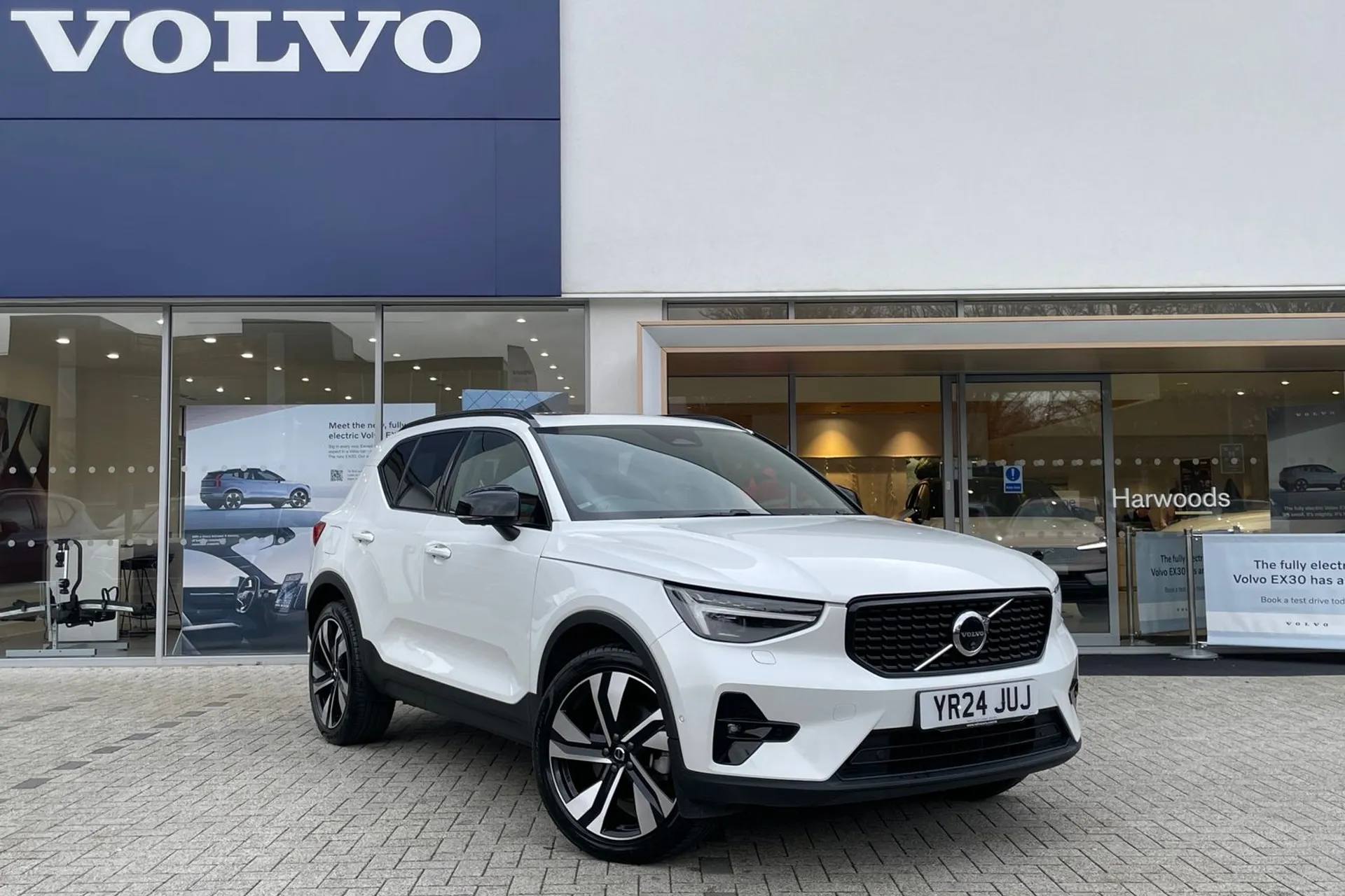 Volvo XC40 focused image