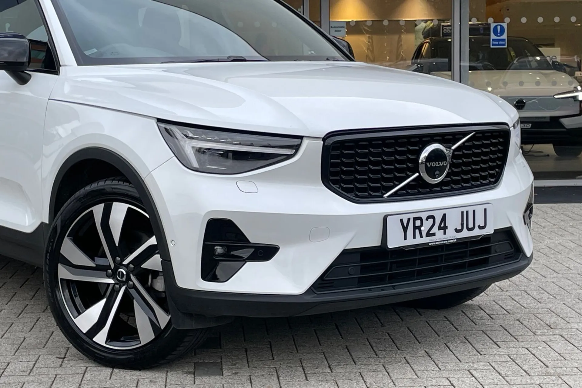 Volvo XC40 thumbnail image number 6