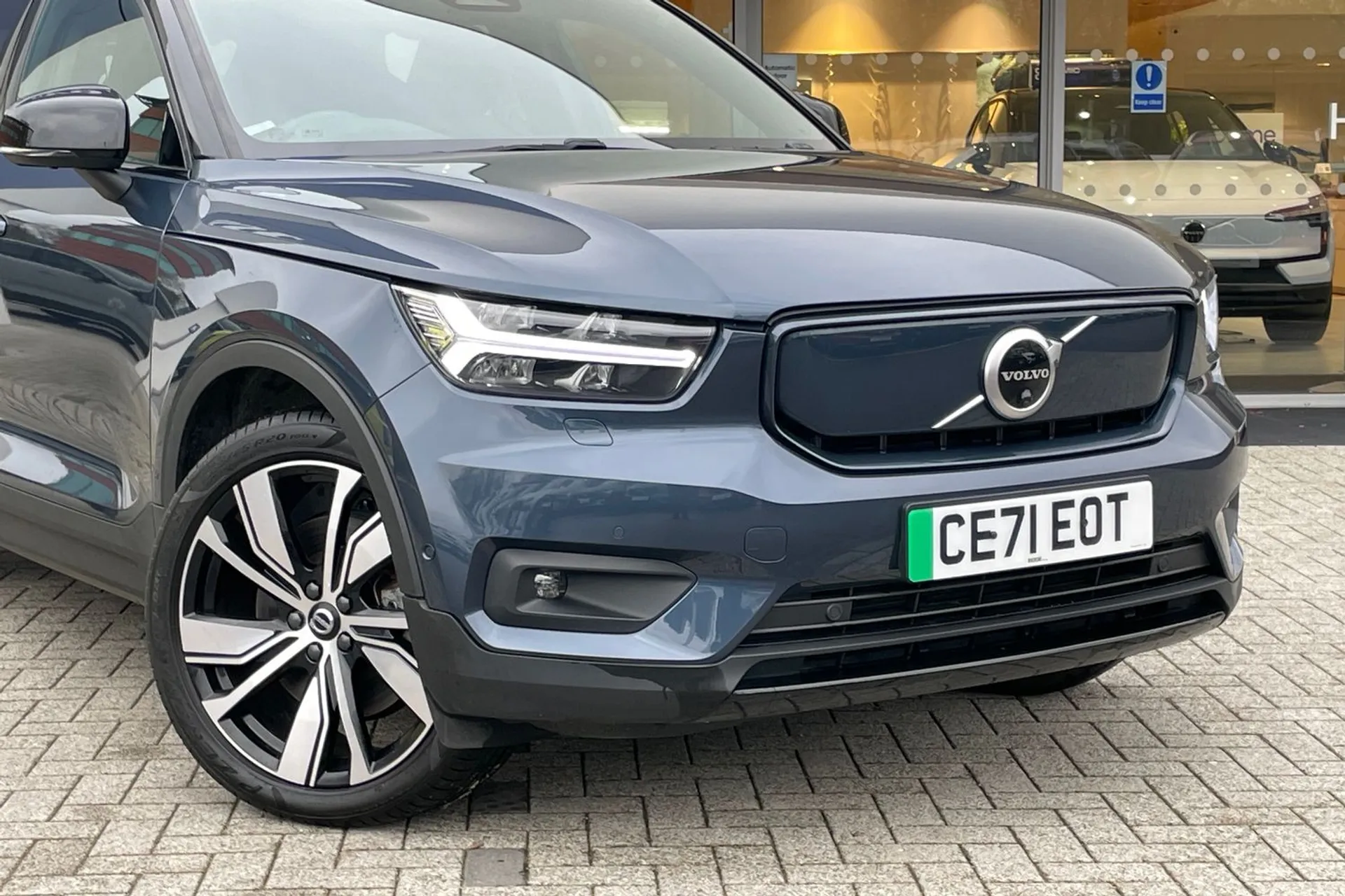 Volvo XC40 thumbnail image number 6