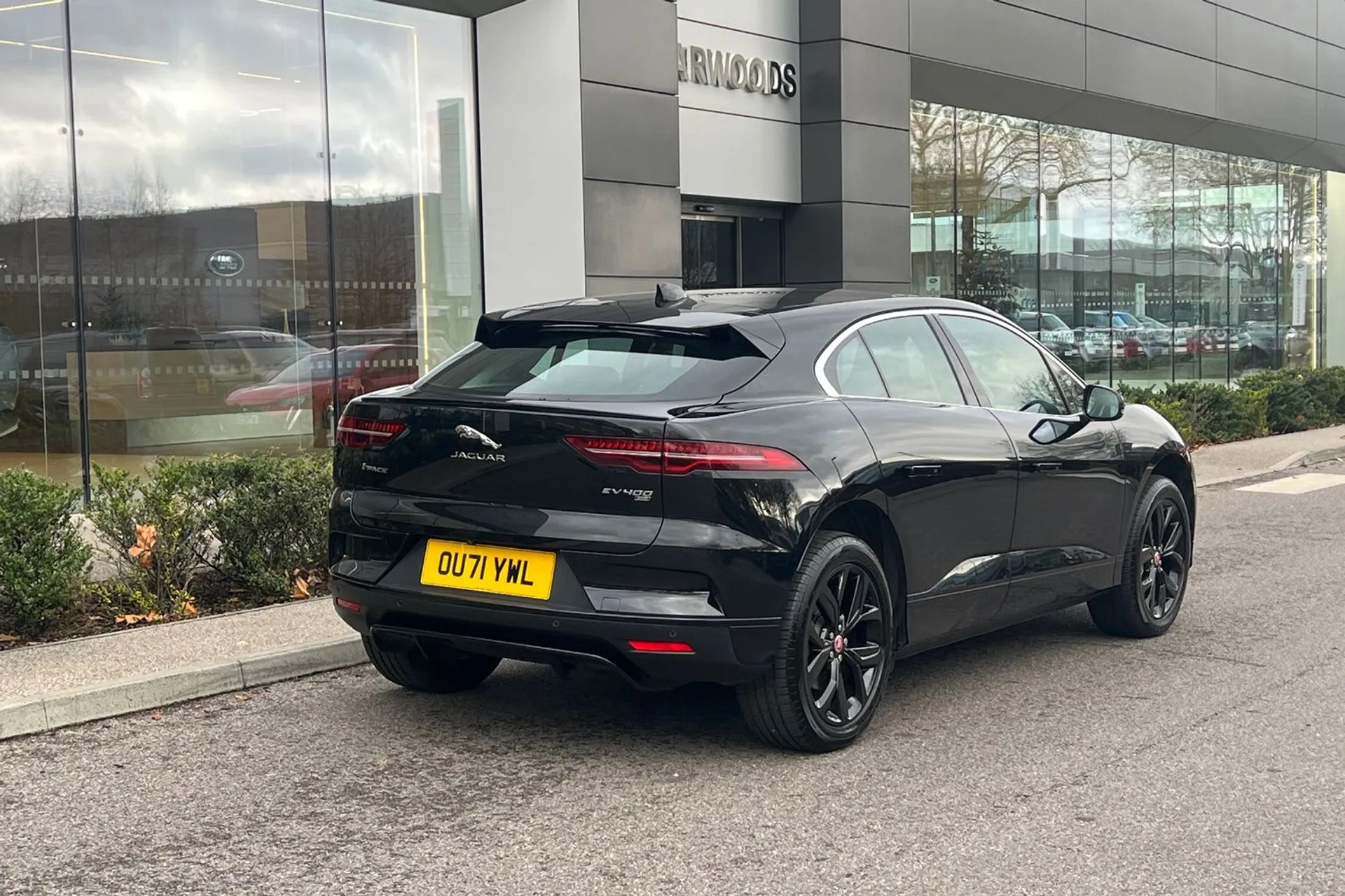 Jaguar I-PACE thumbnail image number 10