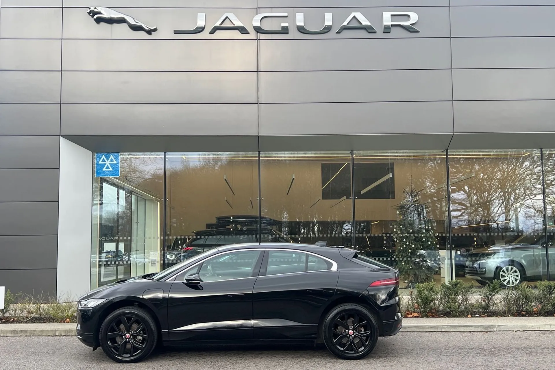 Jaguar I-PACE thumbnail image number 7