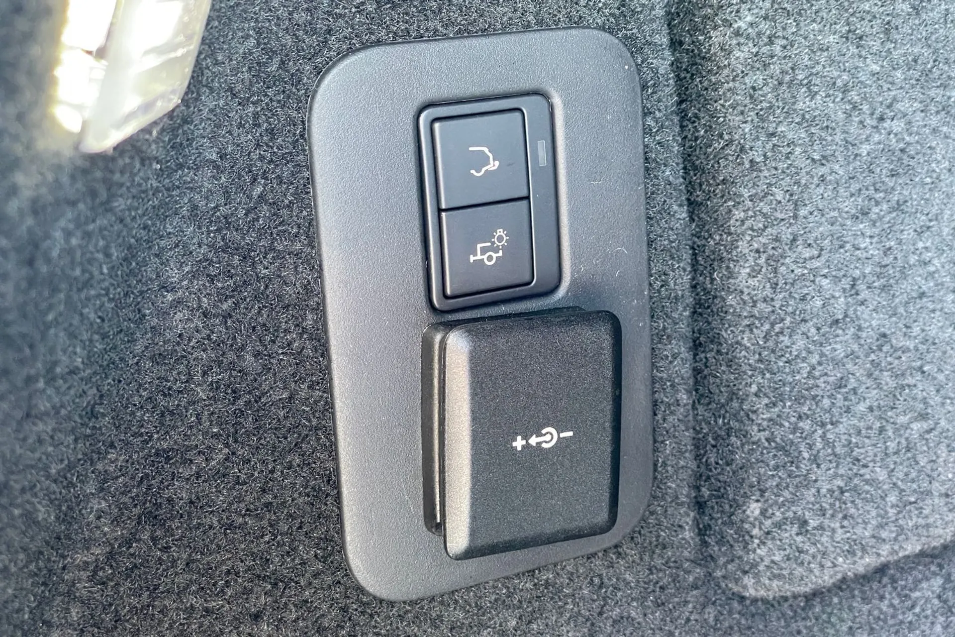 LAND ROVER RANGE ROVER EVOQUE thumbnail image number 38