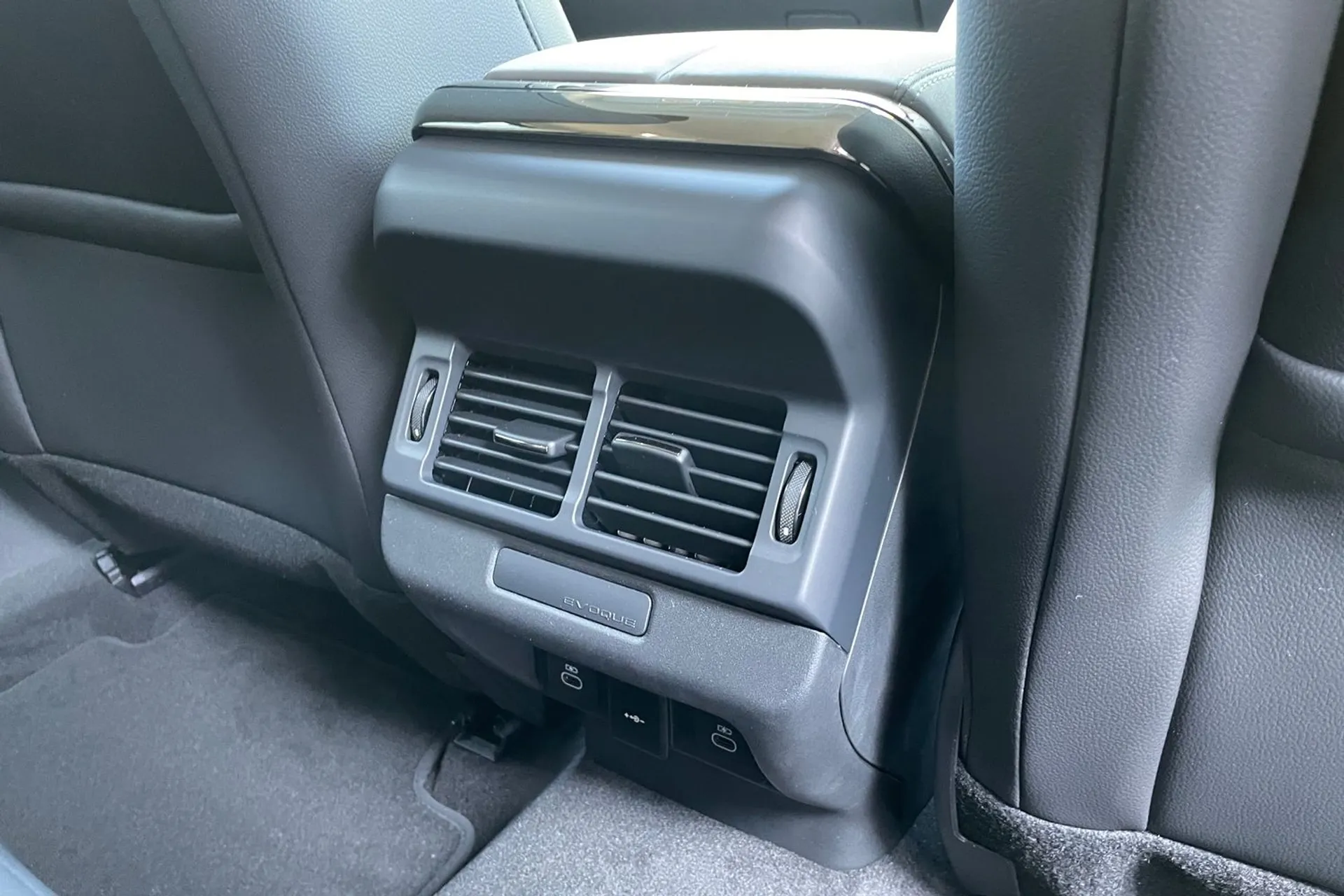 LAND ROVER RANGE ROVER EVOQUE thumbnail image number 33