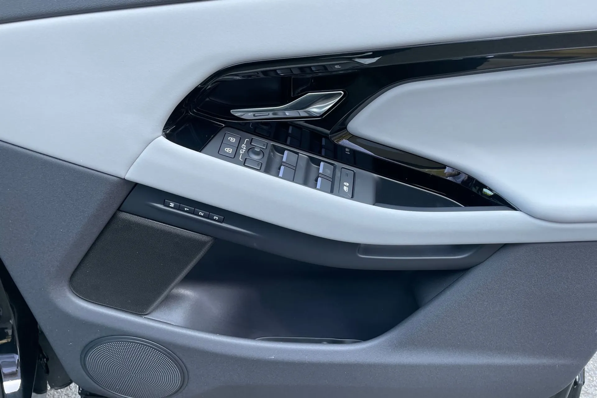 LAND ROVER RANGE ROVER EVOQUE thumbnail image number 52