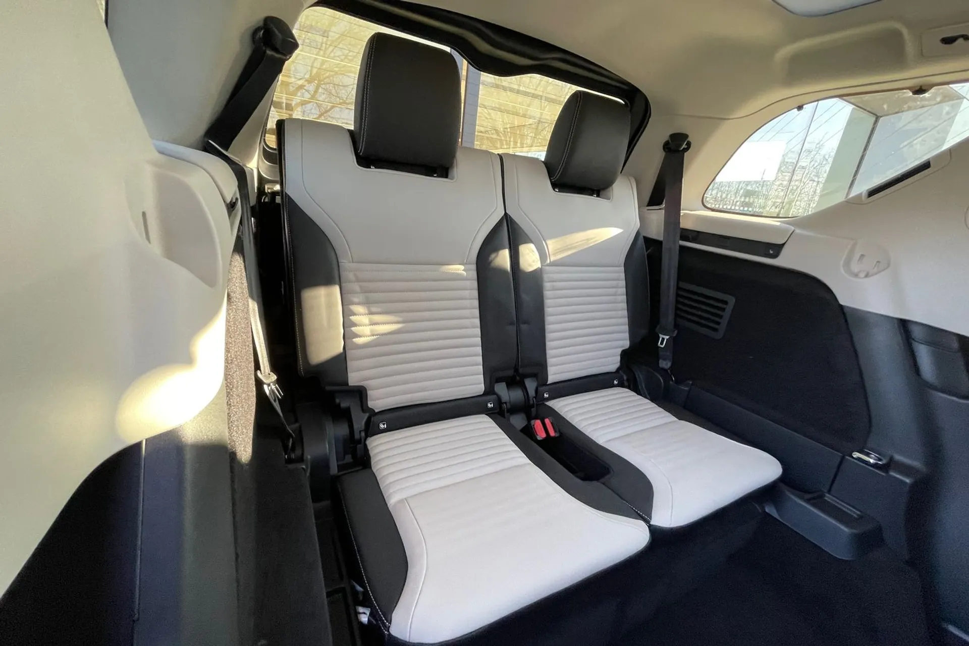 LAND ROVER DISCOVERY thumbnail image number 35