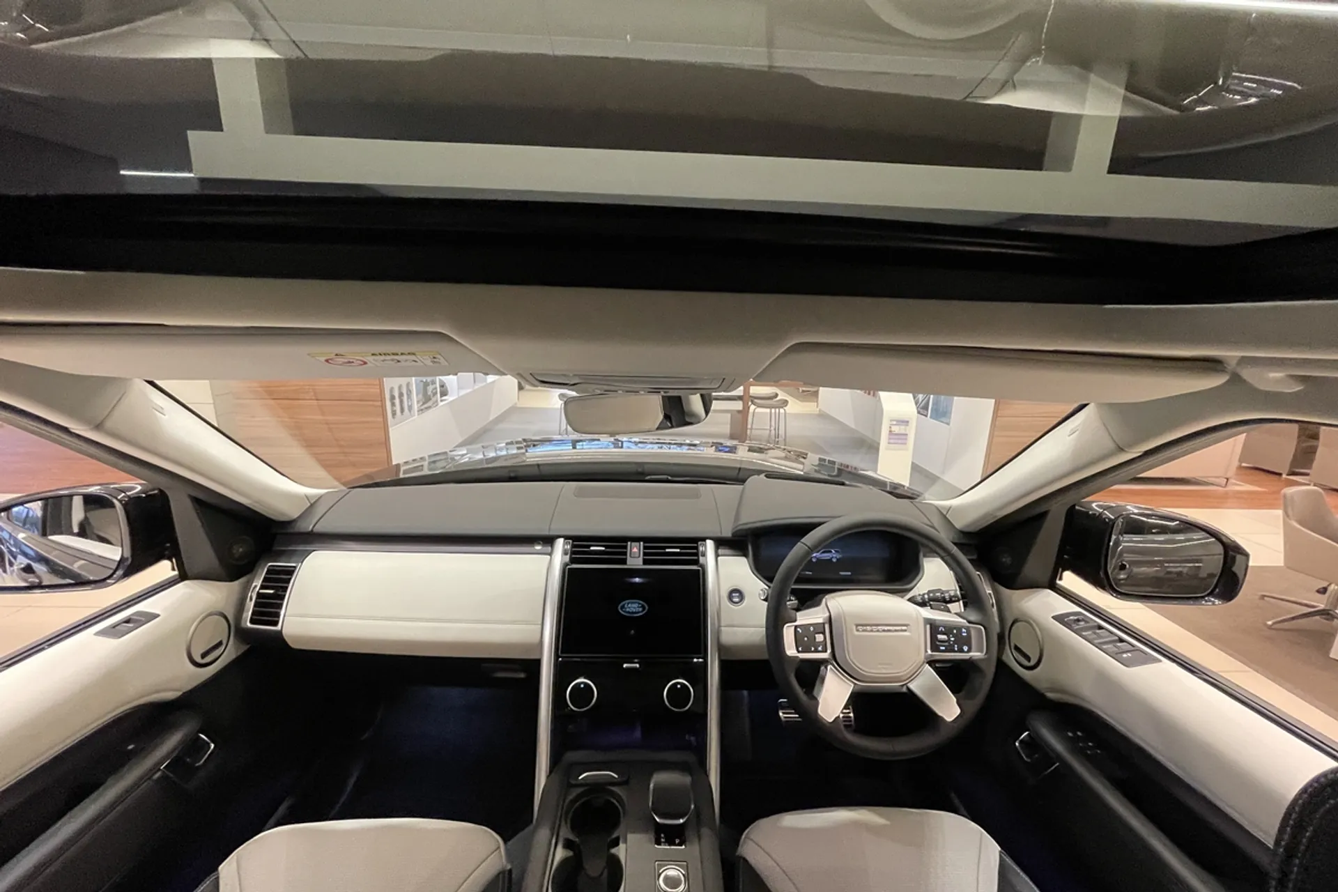LAND ROVER DISCOVERY thumbnail image number 3