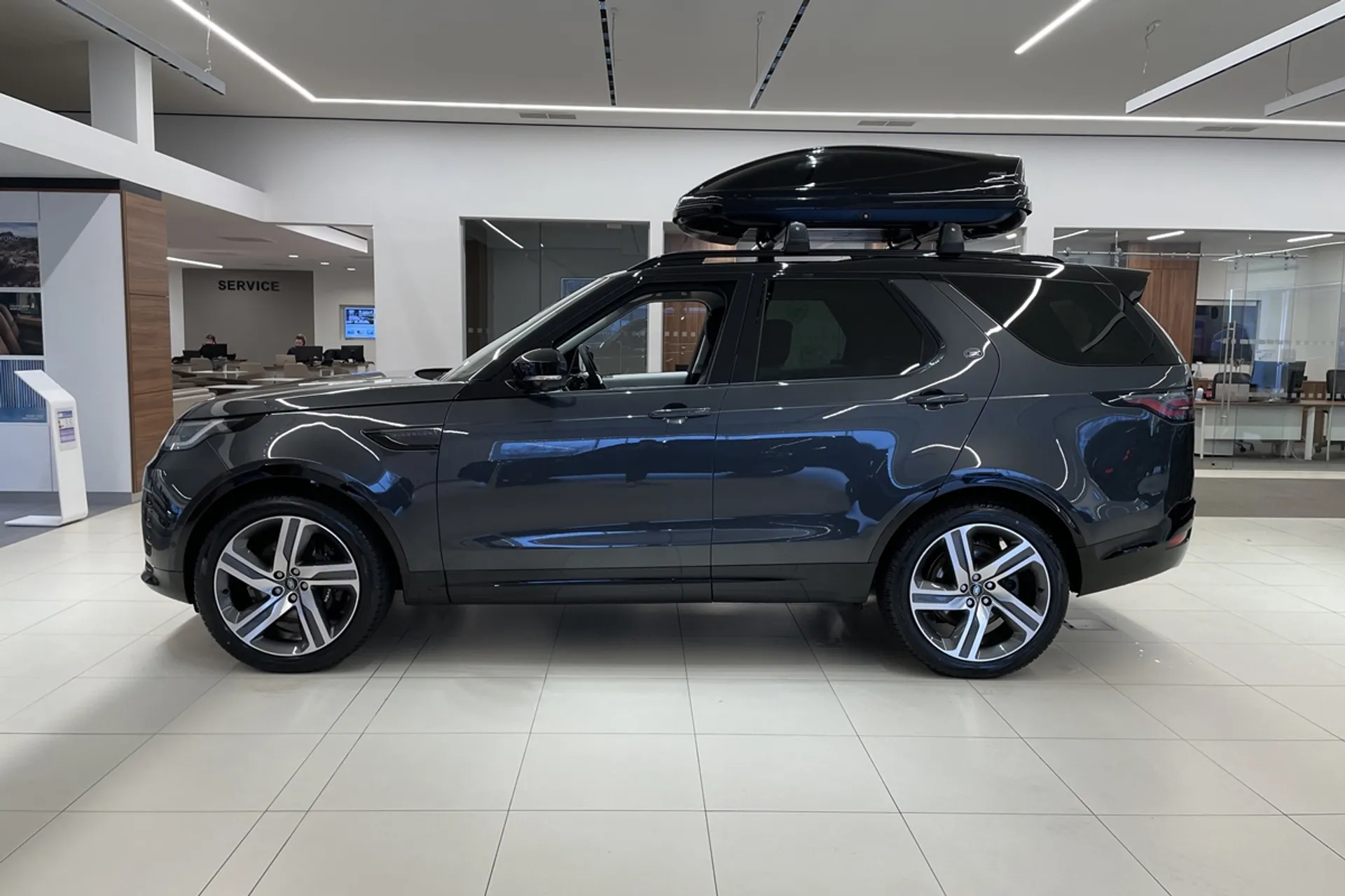 LAND ROVER DISCOVERY thumbnail image number 2