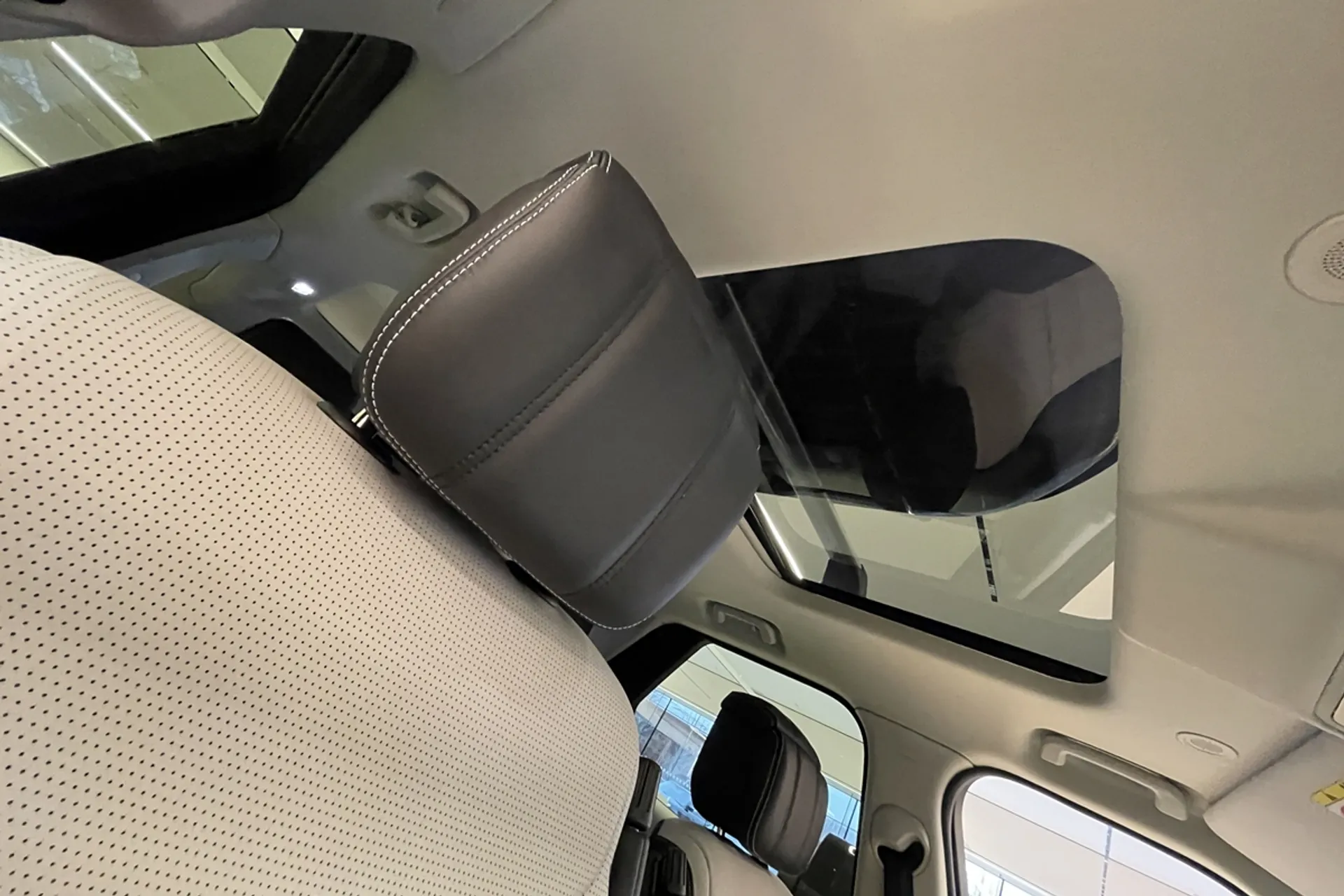 LAND ROVER DISCOVERY thumbnail image number 4
