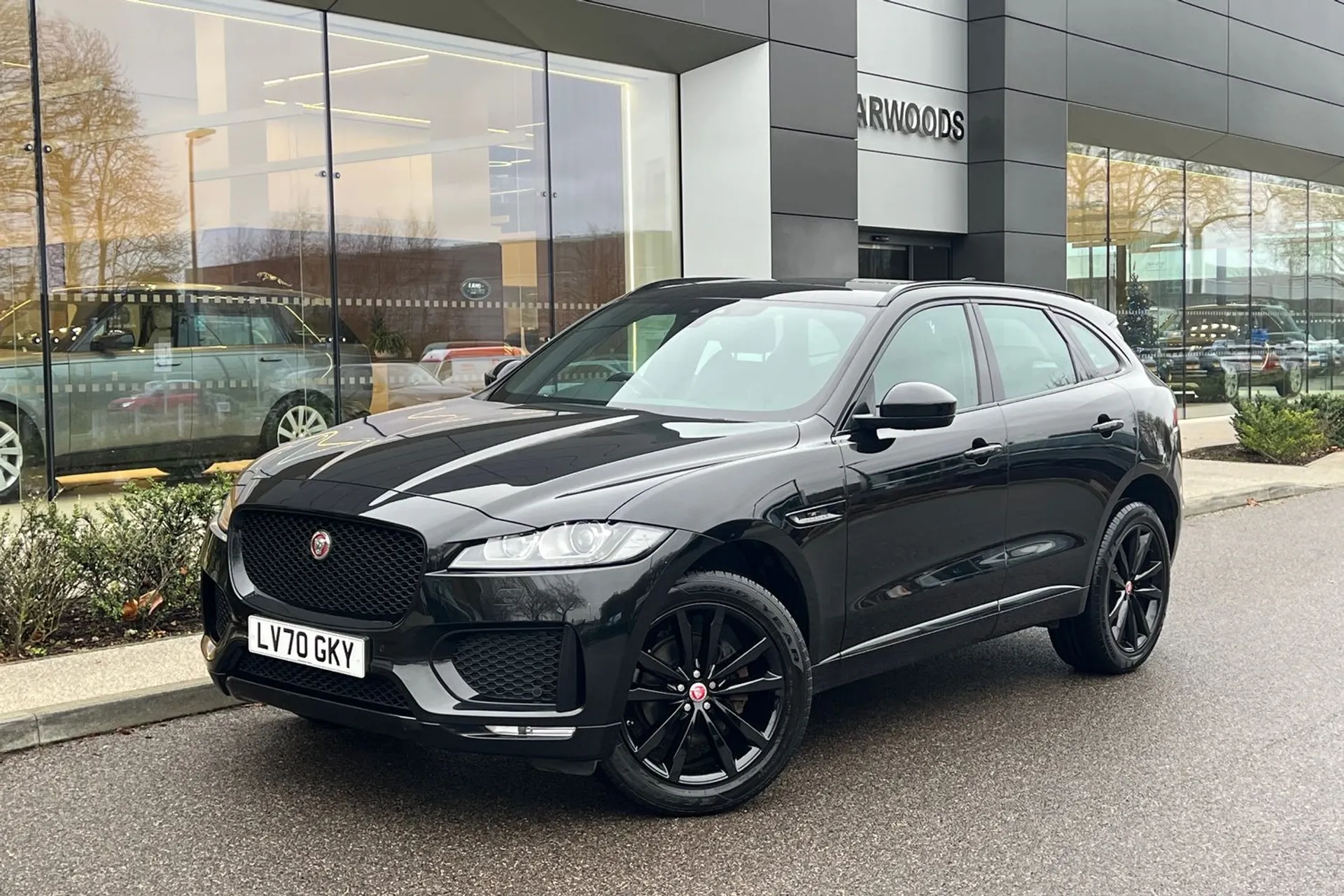 Jaguar F-PACE thumbnail image number 14