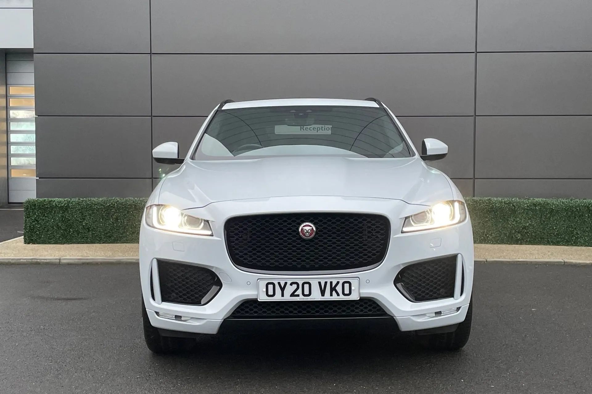 Jaguar F-PACE thumbnail image number 13