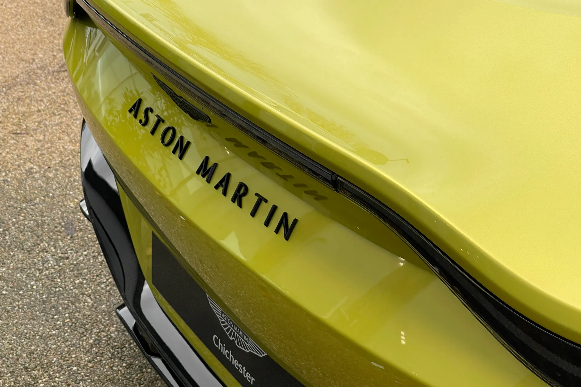 Aston Martin Vantage thumbnail image number 8