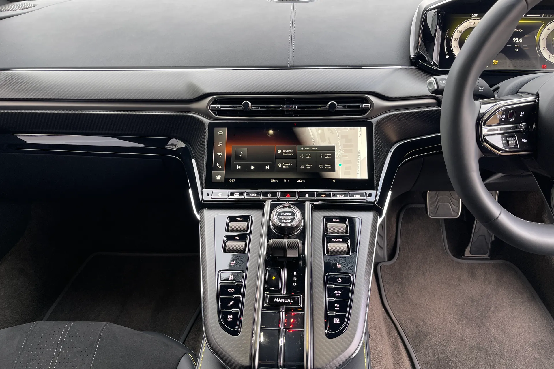 Aston Martin Vantage thumbnail image number 10