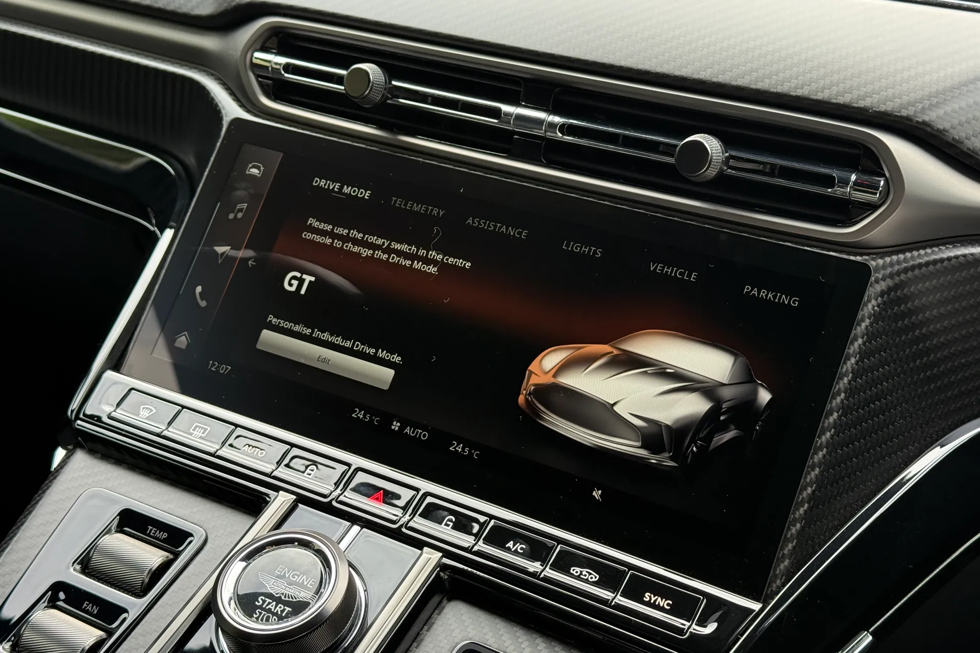 Aston Martin Vantage thumbnail image number 45